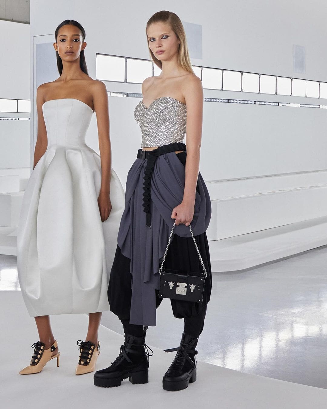 Nicolas Ghesquière Louis Vuitton Pre Otoño 2024 Shanghai Runway Magazine 2