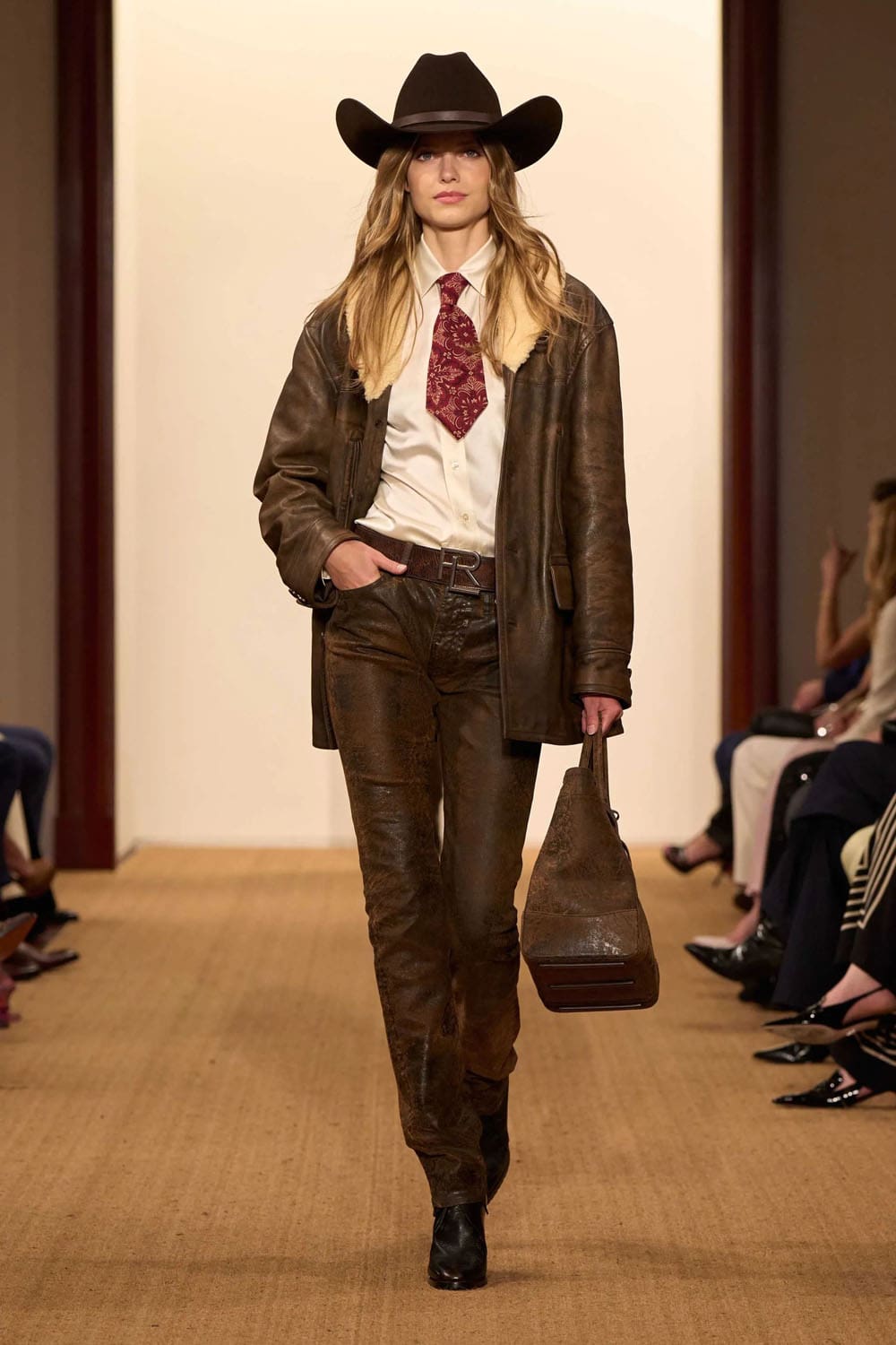 Ralph Lauren Autunno 2024 2024 Runway Magazine (43)