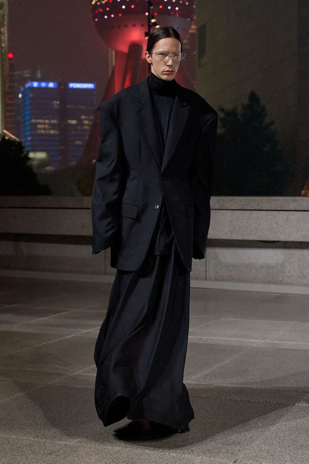 Balenciaga Croisière 2025 Resort Shanghai Runway Magazine (1)