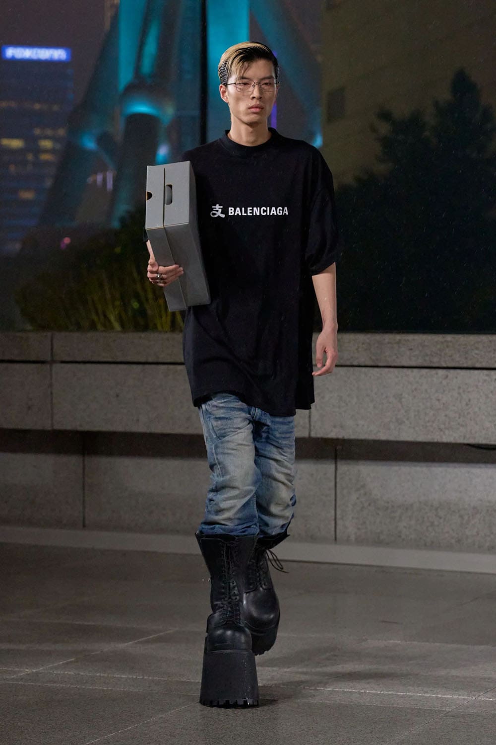 Balenciaga Croisière 2025 Resort Shanghai Runway Magazine (10)