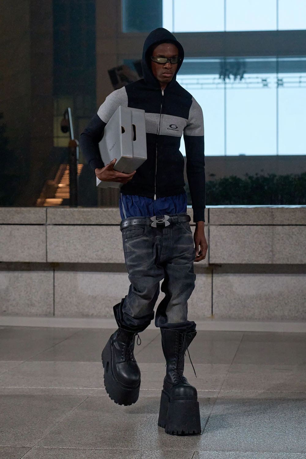 Balenciaga Croisière 2025 Resort Shanghai Runway Magazine (14)