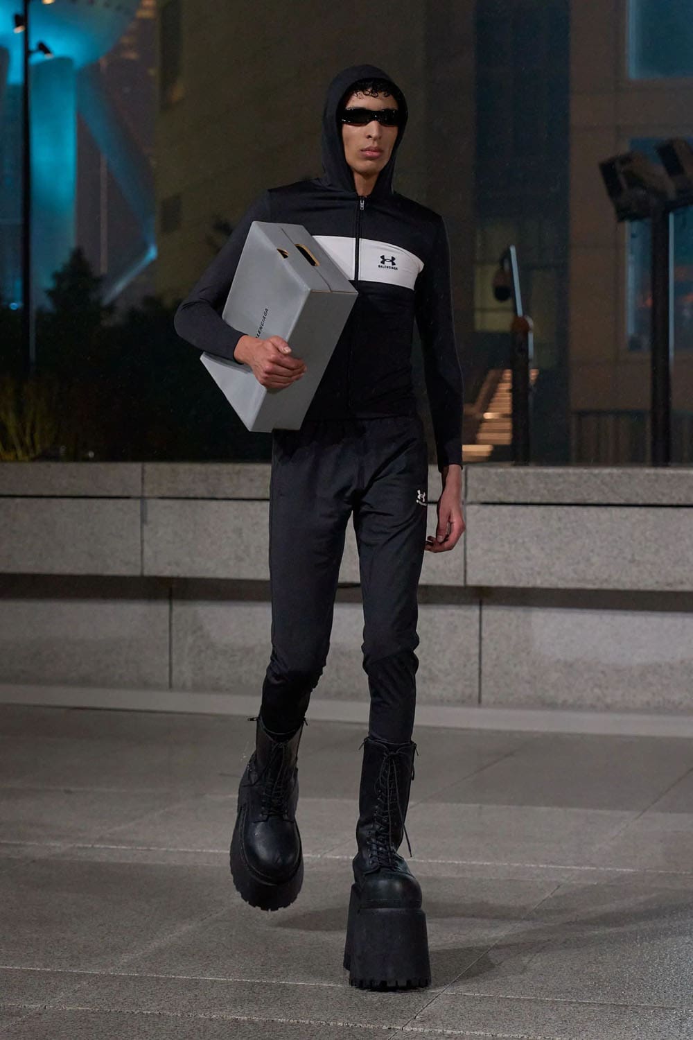 Balenciaga Croisière 2025 Resort Shanghai Runway Magazine (15)