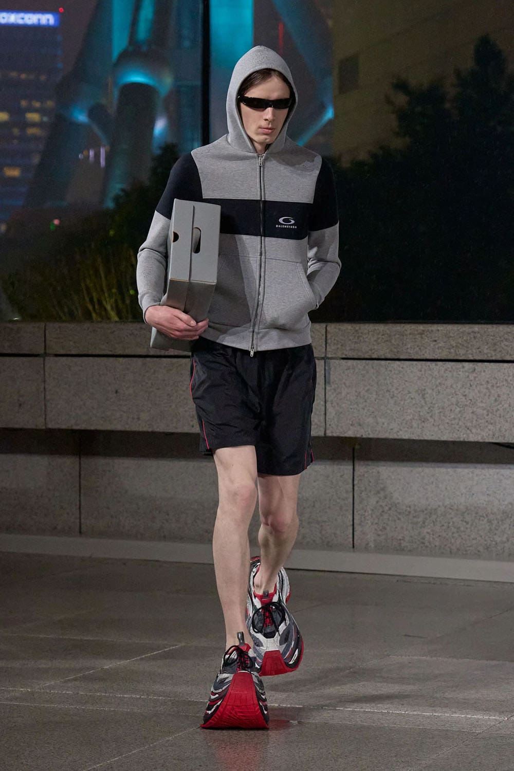 Balenciaga Croisière 2025 Resort Shanghai Runway Magazine (16)
