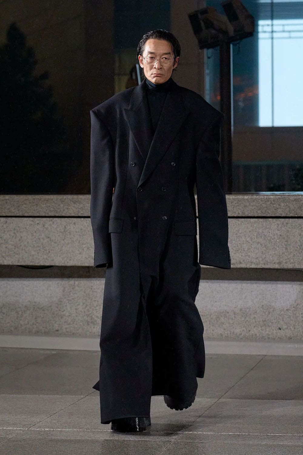 Balenciaga Croisière 2025 Resort Shanghai Runway Magazine (2)