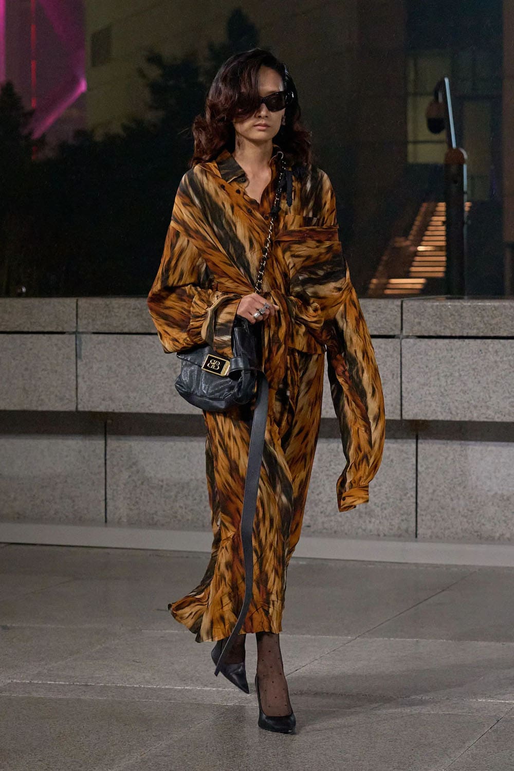 Balenciaga Croisière 2025 Resort Shanghai Runway Magazine (24)
