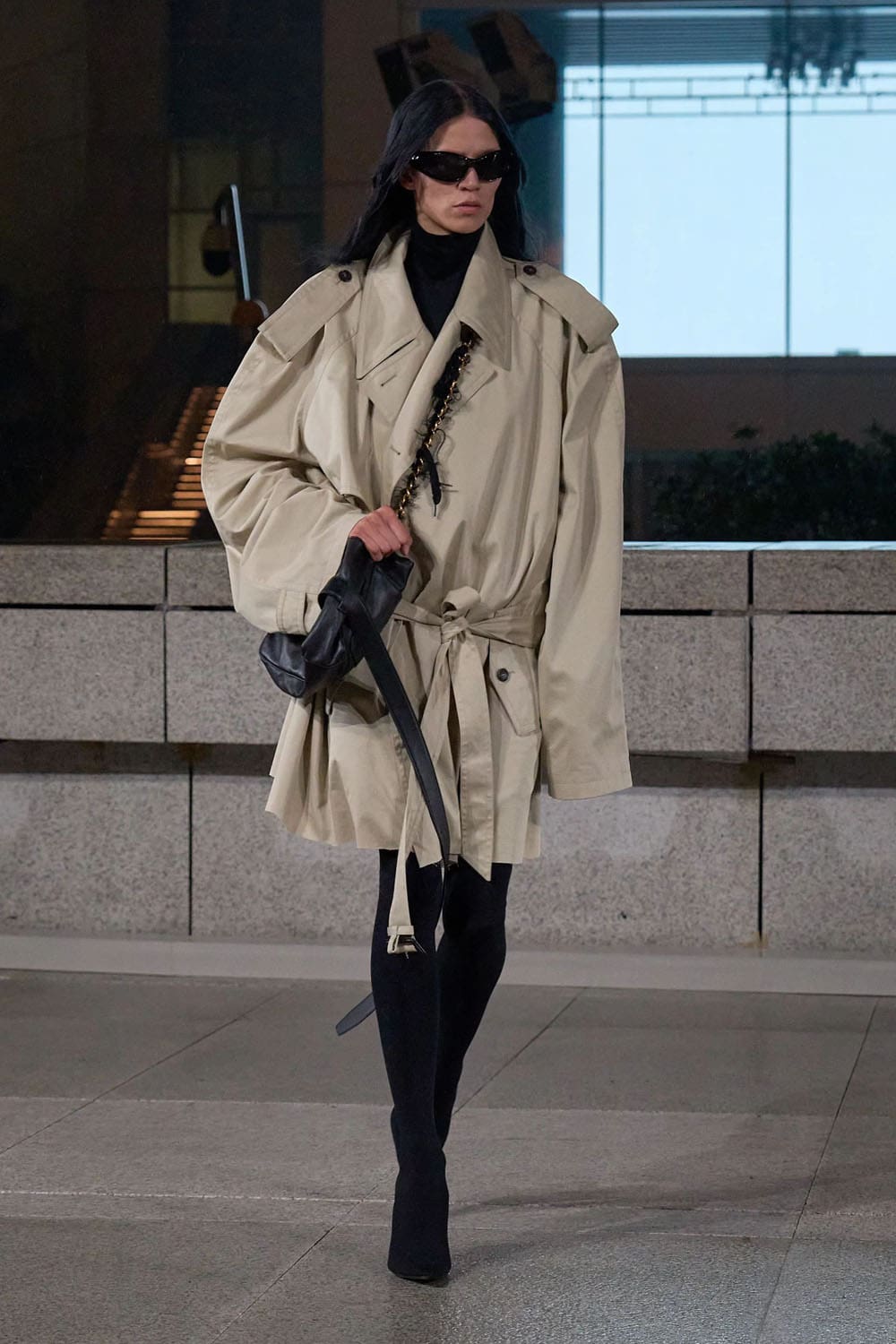 Balenciaga Croisière 2025 Resort Shanghai Runway Magazine (34)