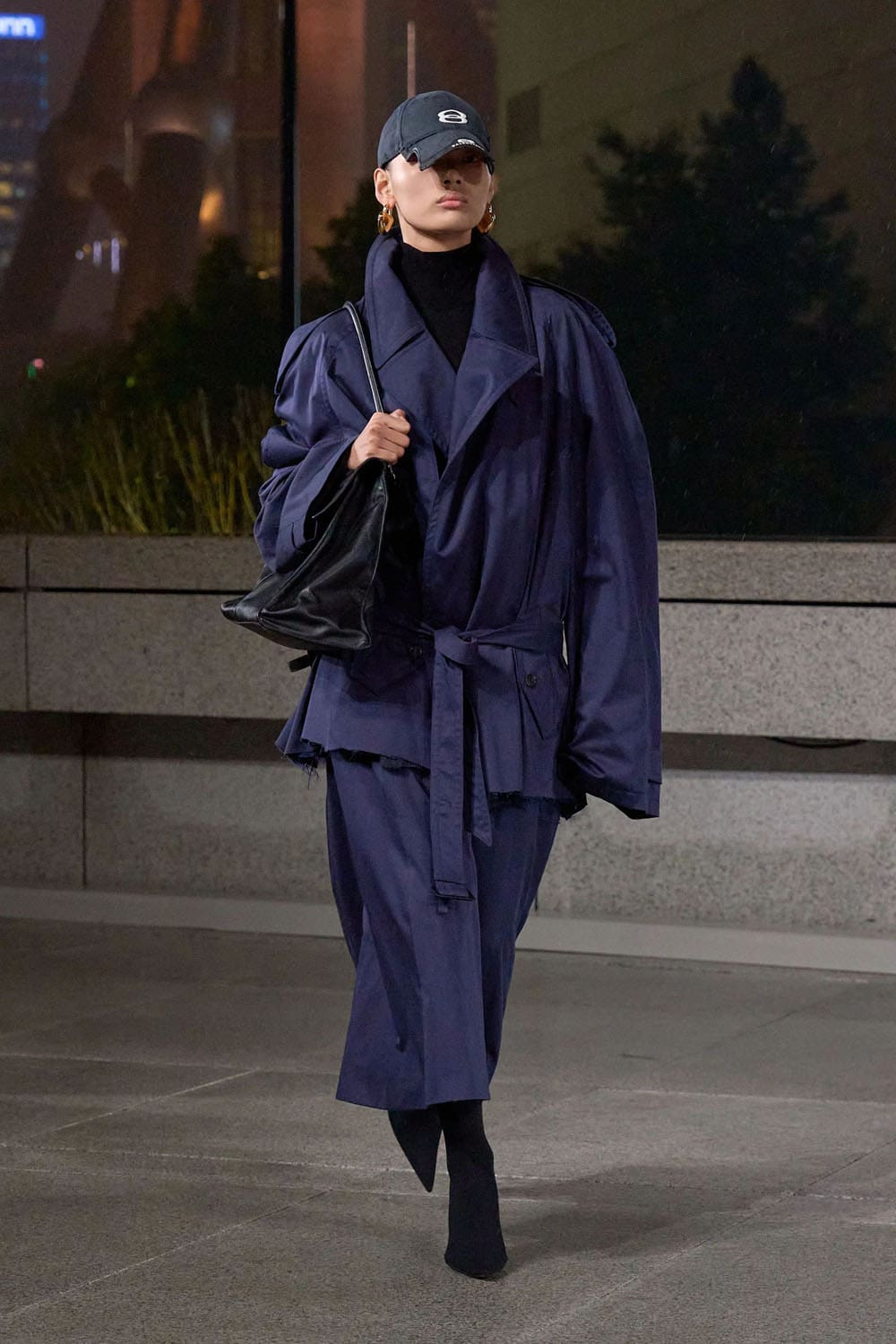Balenciaga Croisière 2025 Resort Shanghai Runway Magazine (39)