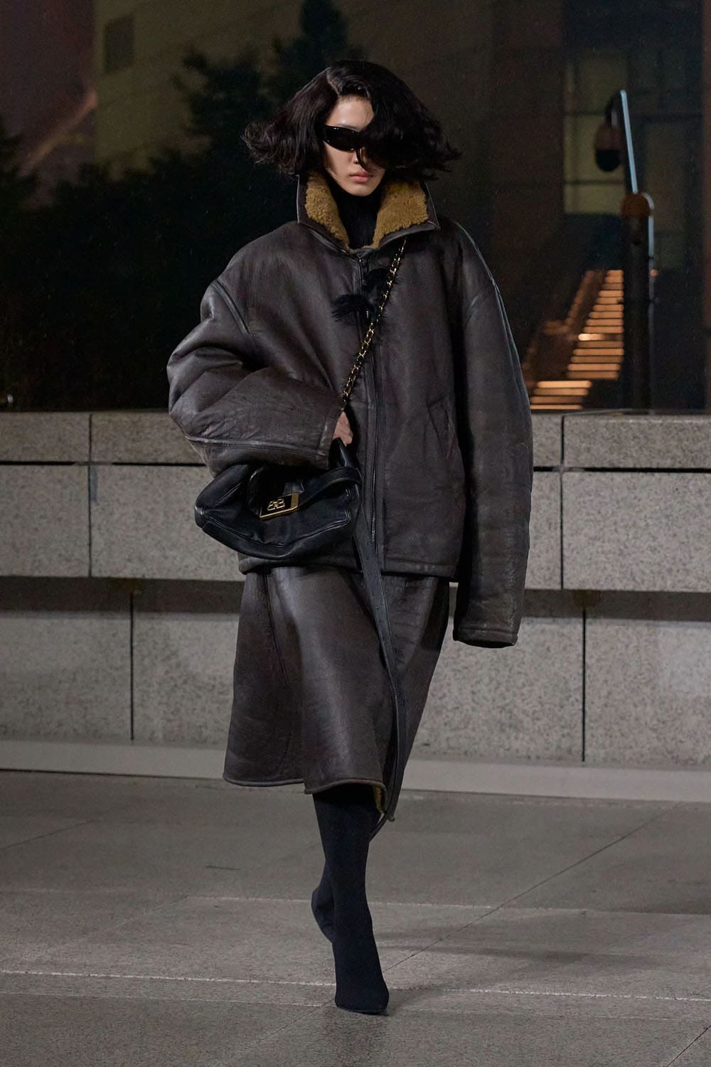 Balenciaga Croisière 2025 Resort Shanghai Runway Magazine (40)