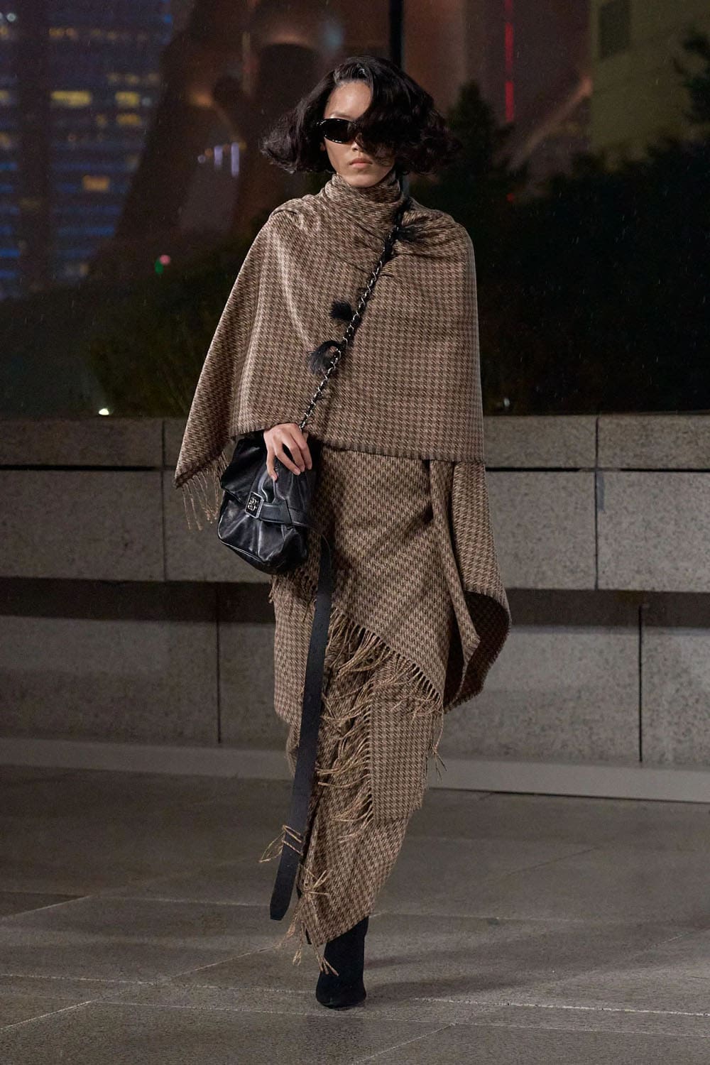 Balenciaga Croisière 2025 Resort Shanghai Runway Magazine (41)