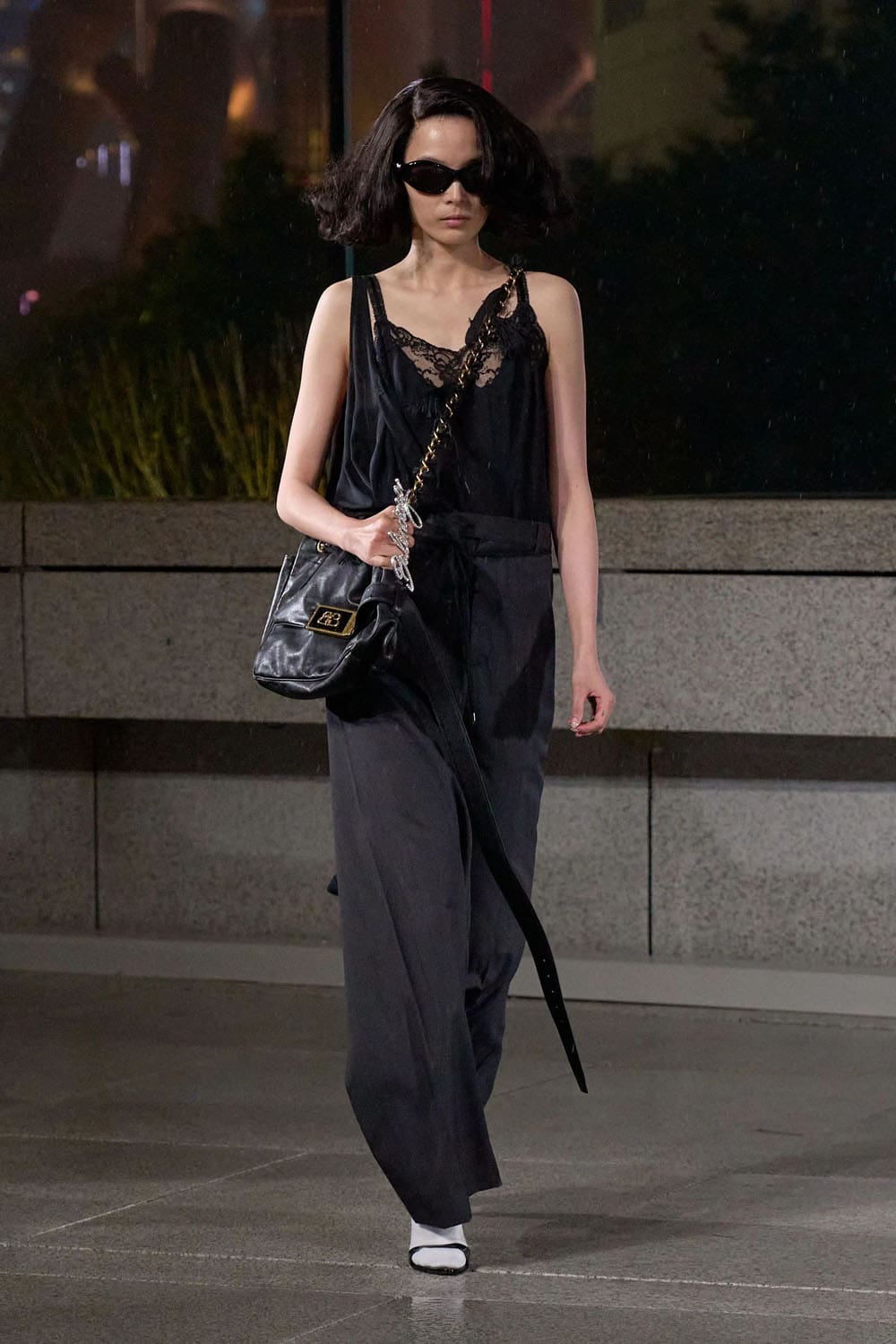Balenciaga Croisière 2025 Resort Shanghai Runway Magazine (42)