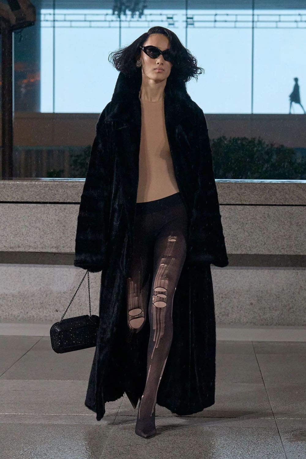 Balenciaga Croisière 2025 Resort Shanghai Runway Magazine (49)