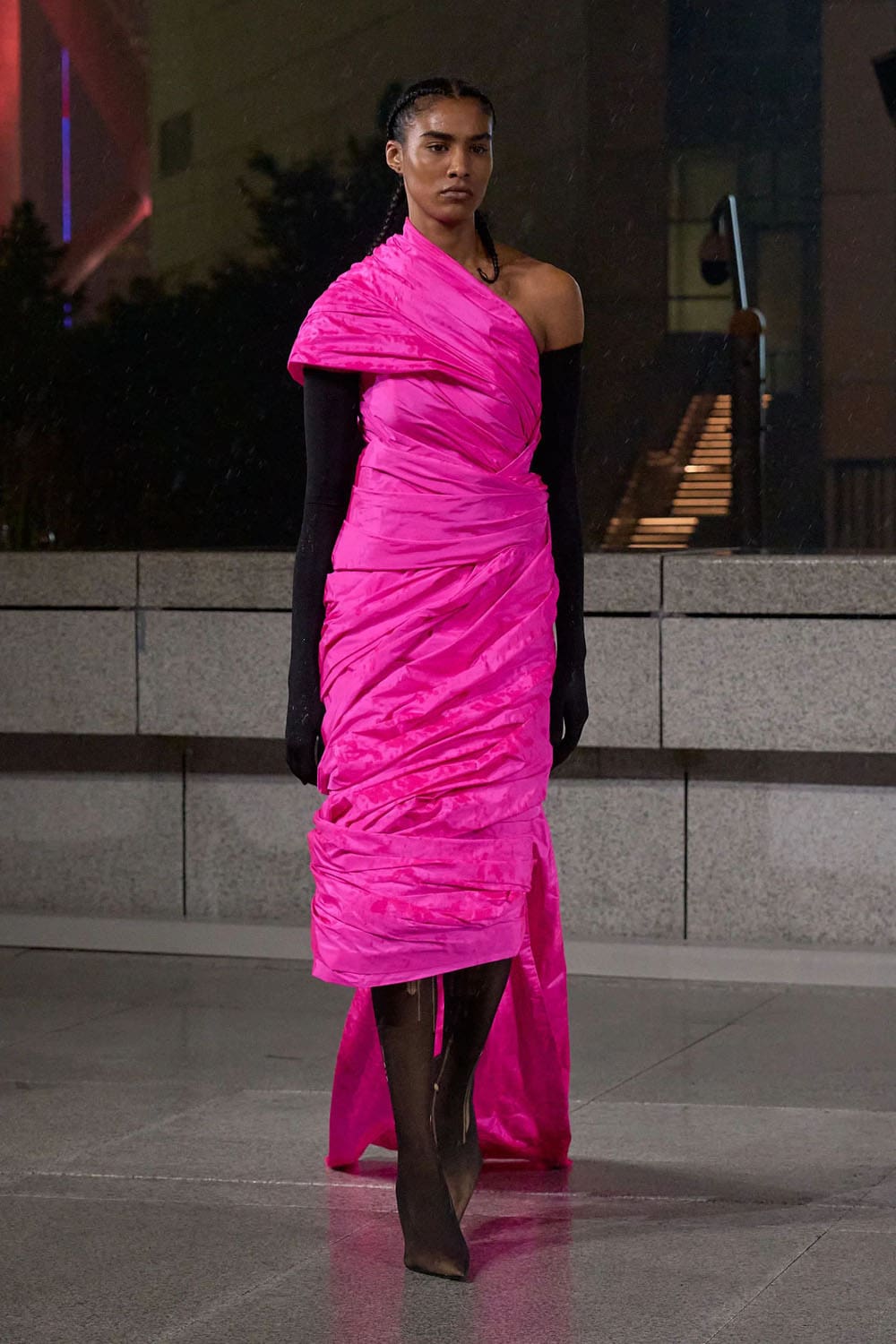 Balenciaga Croisière 2025 Resort Shanghai Runway Magazine (51)