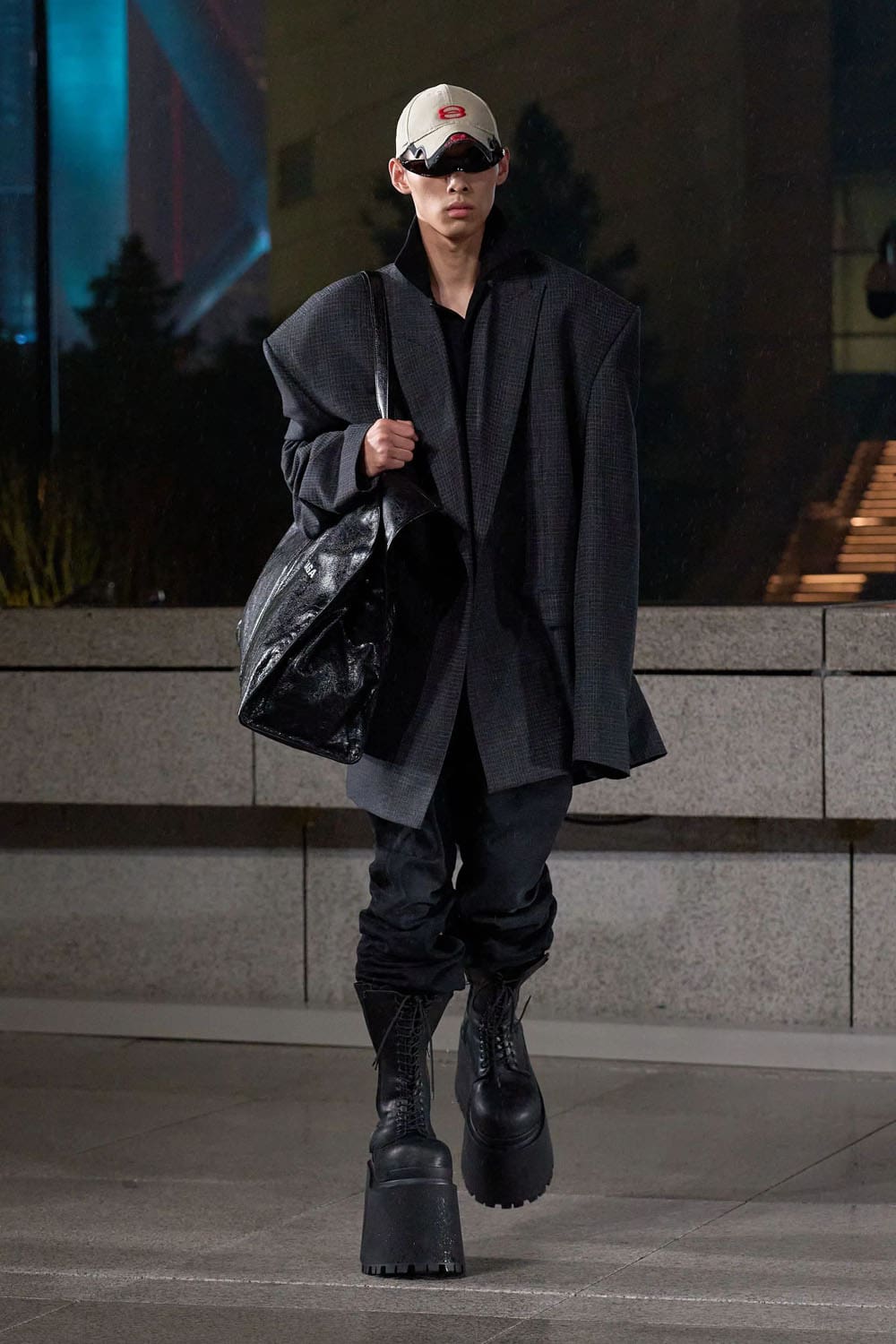 Balenciaga Croisière 2025 Resort Shanghai Runway Magazine (6)