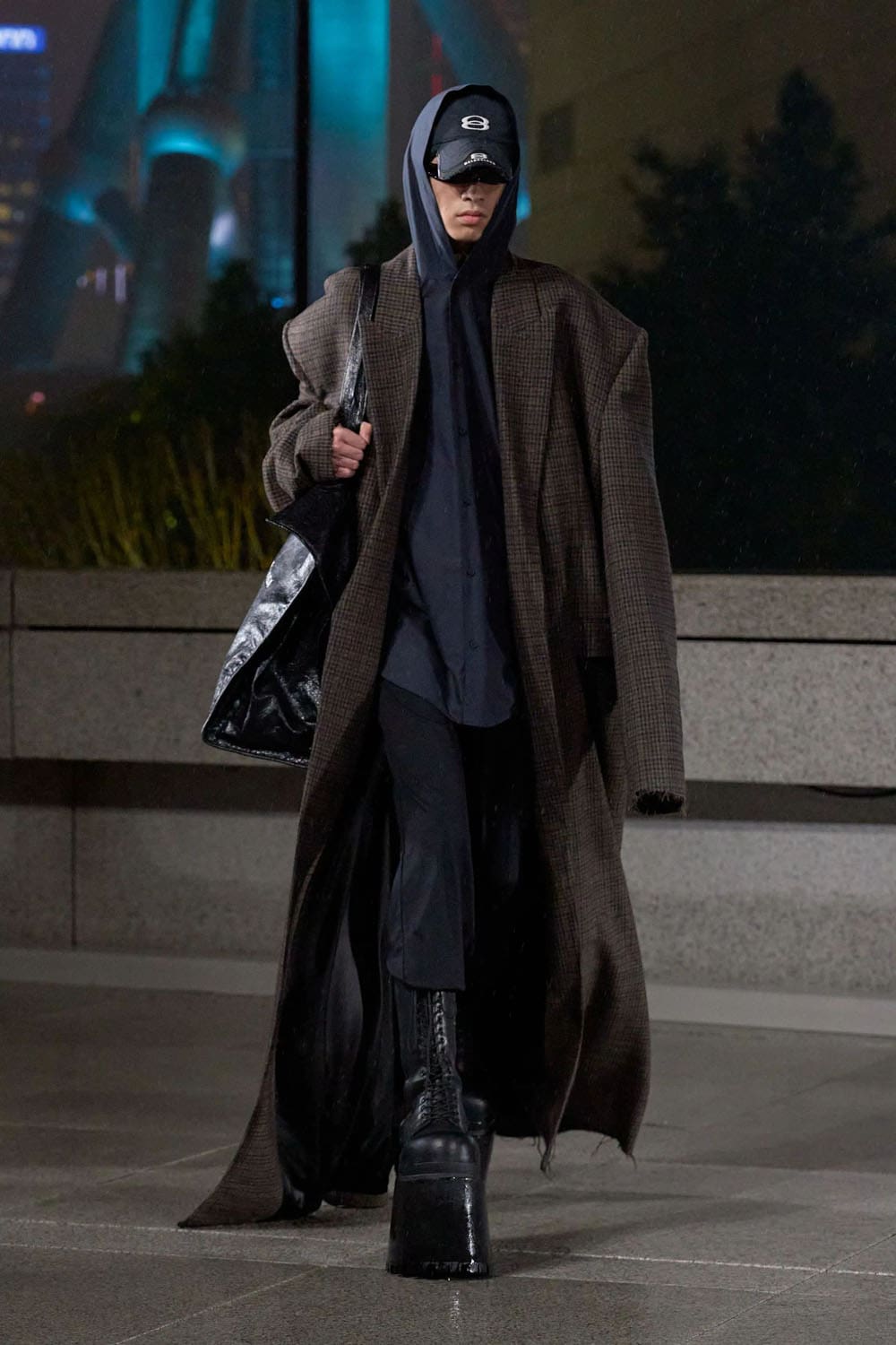 Balenciaga Croisière 2025 Resort Shanghai Runway Magazine (7)