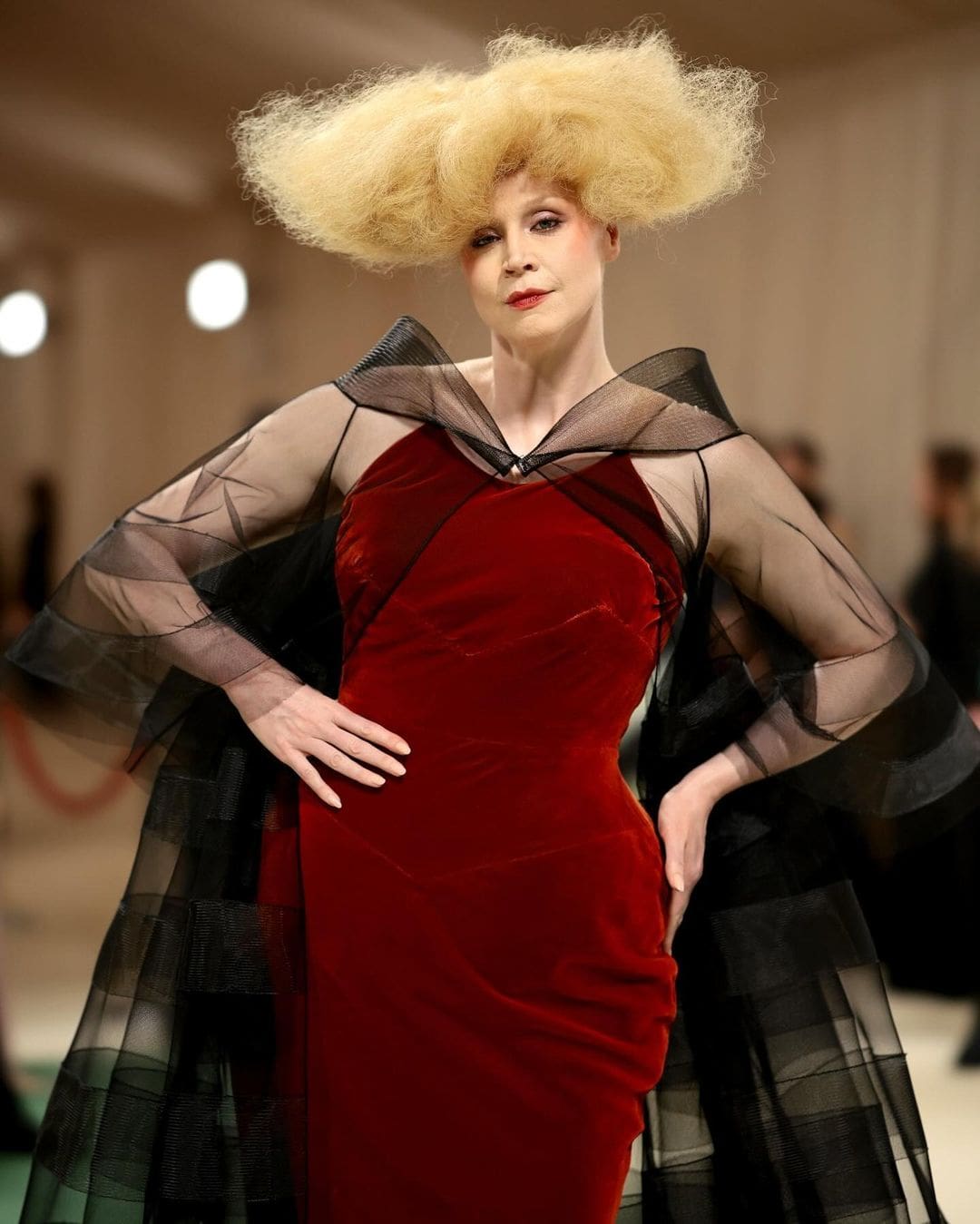 Gwendoline Christie in John Galliano für Maison Margiela bei der Met Gala 2024 2