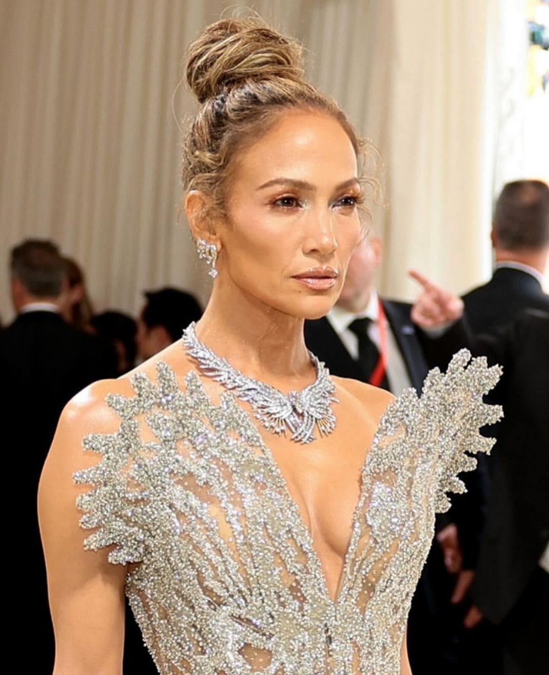 Jennifer Lopez in Schiaparelli bei der Met Gala 2024 5