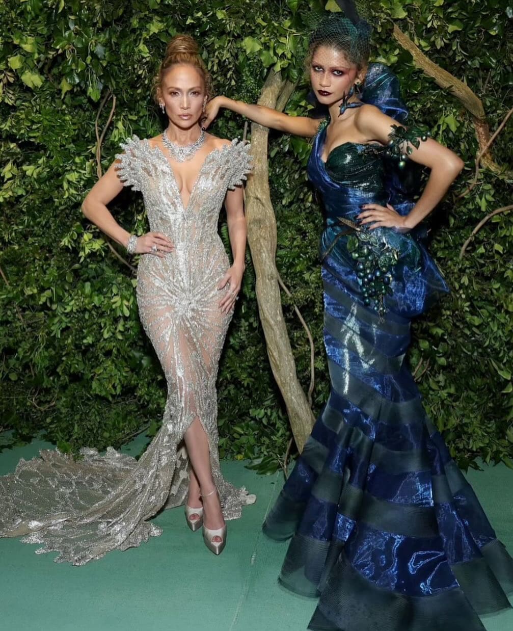 Jennifer Lopez in Schiaparelli mit Zendaya in John Galliano für Maison Margiela 4