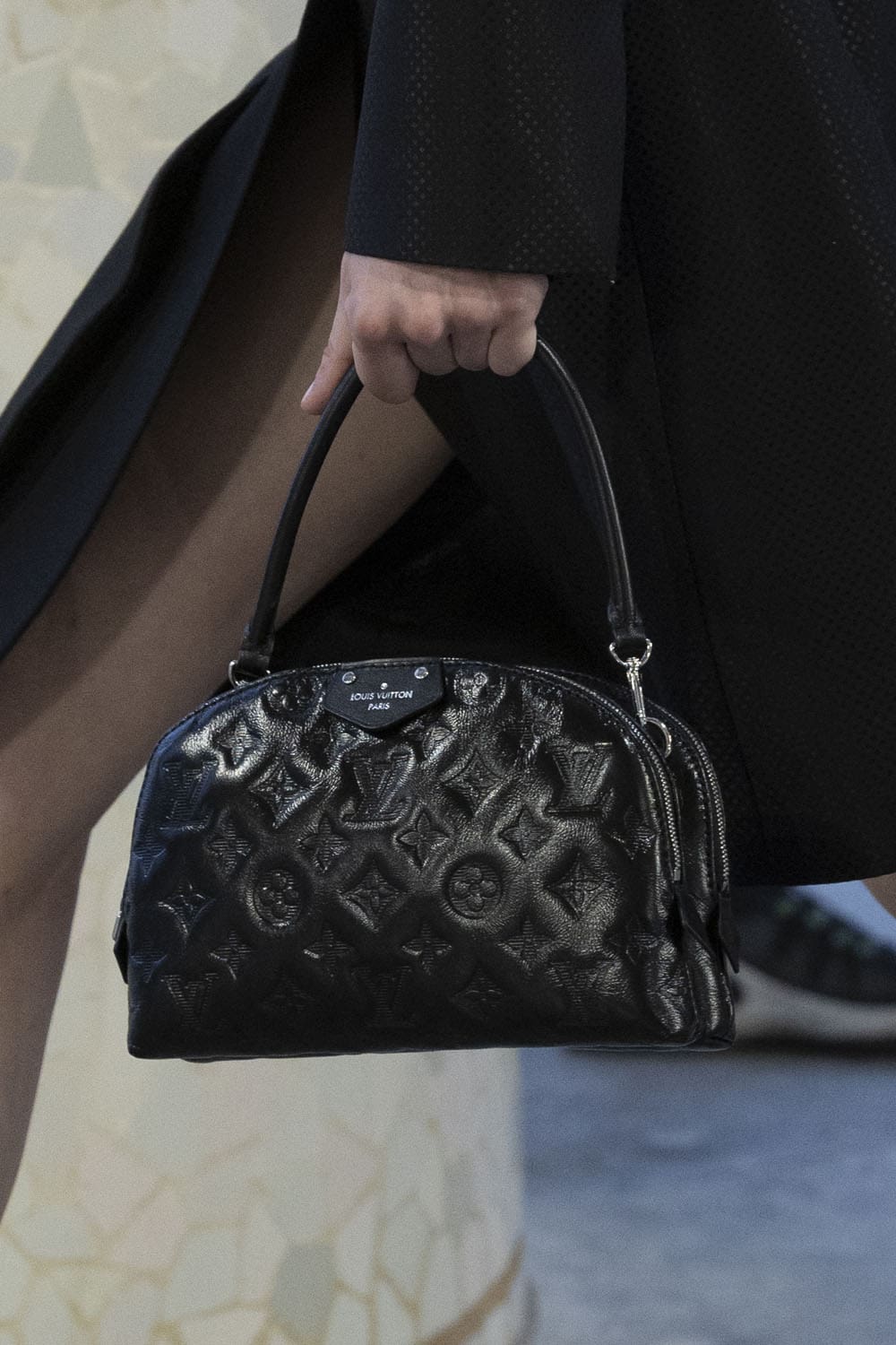 Louis Vuitton Cruise 2025 Resort-Taschen Runway Magazin (5)