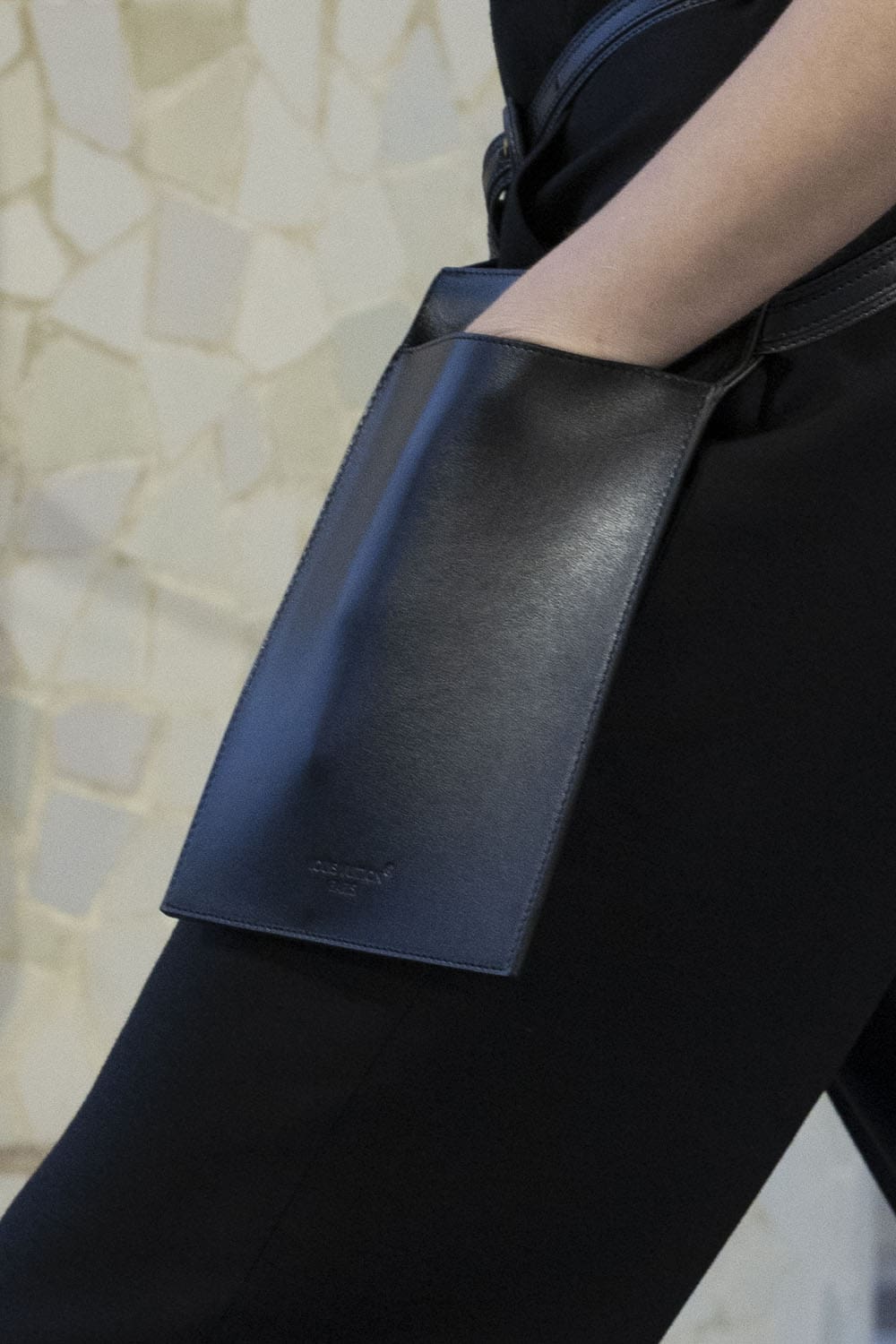Louis Vuitton Cruise 2025 Resort-Taschen Runway Magazin (6)