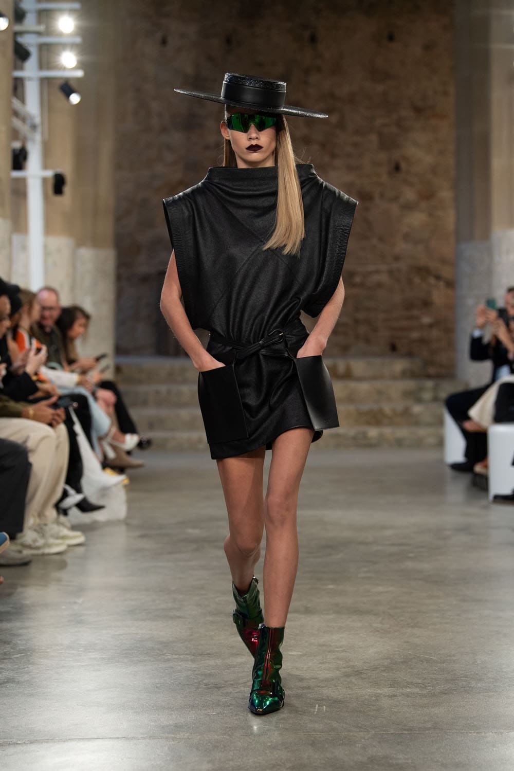 Louis Vuitton Kreuzfahrt 2025 Resort Runway Magazin (12)