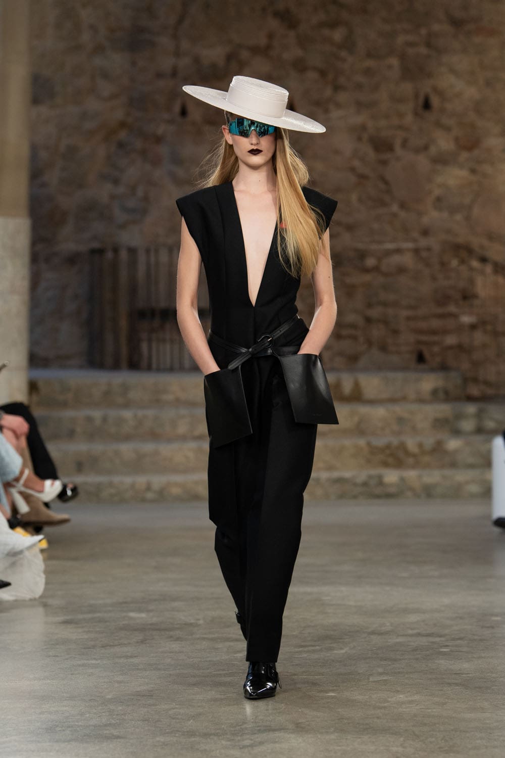 Louis Vuitton Kreuzfahrt 2025 Resort Runway Magazin (13)