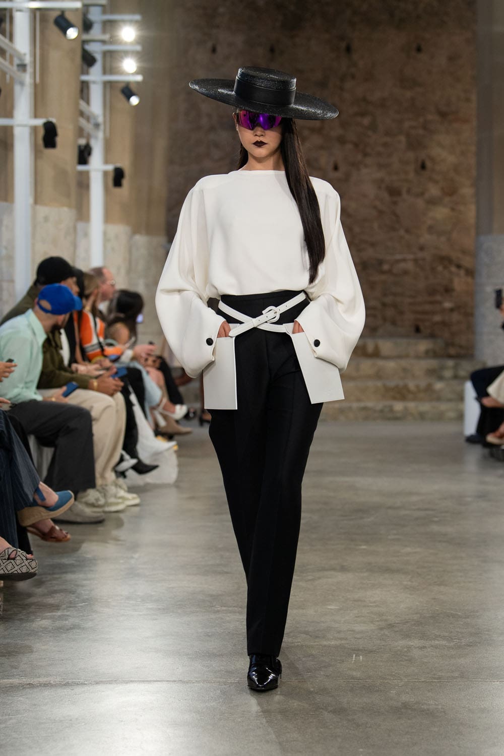 Louis Vuitton Kreuzfahrt 2025 Resort Runway Magazin (14)