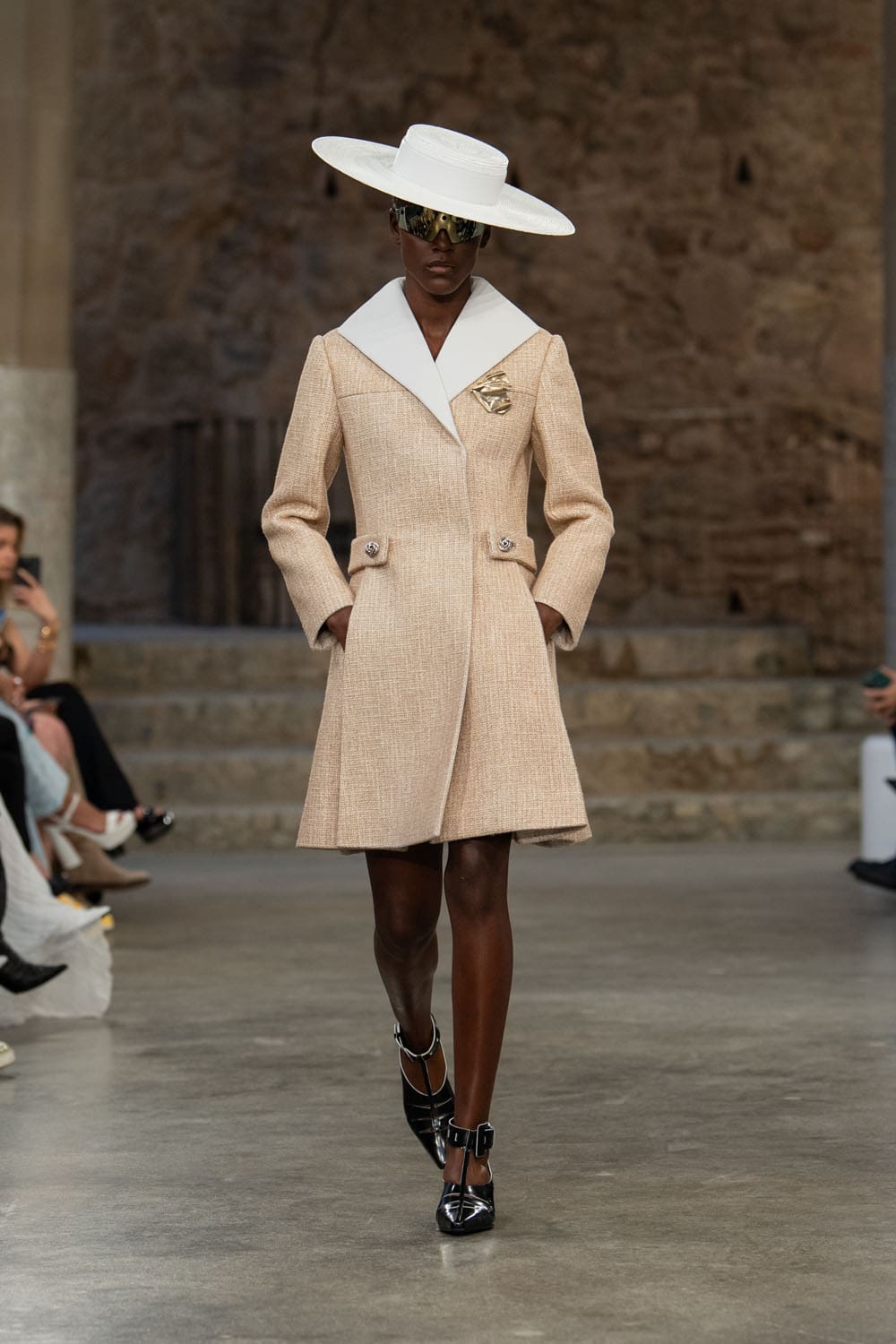 Louis Vuitton Kreuzfahrt 2025 Resort Runway Magazin (15)
