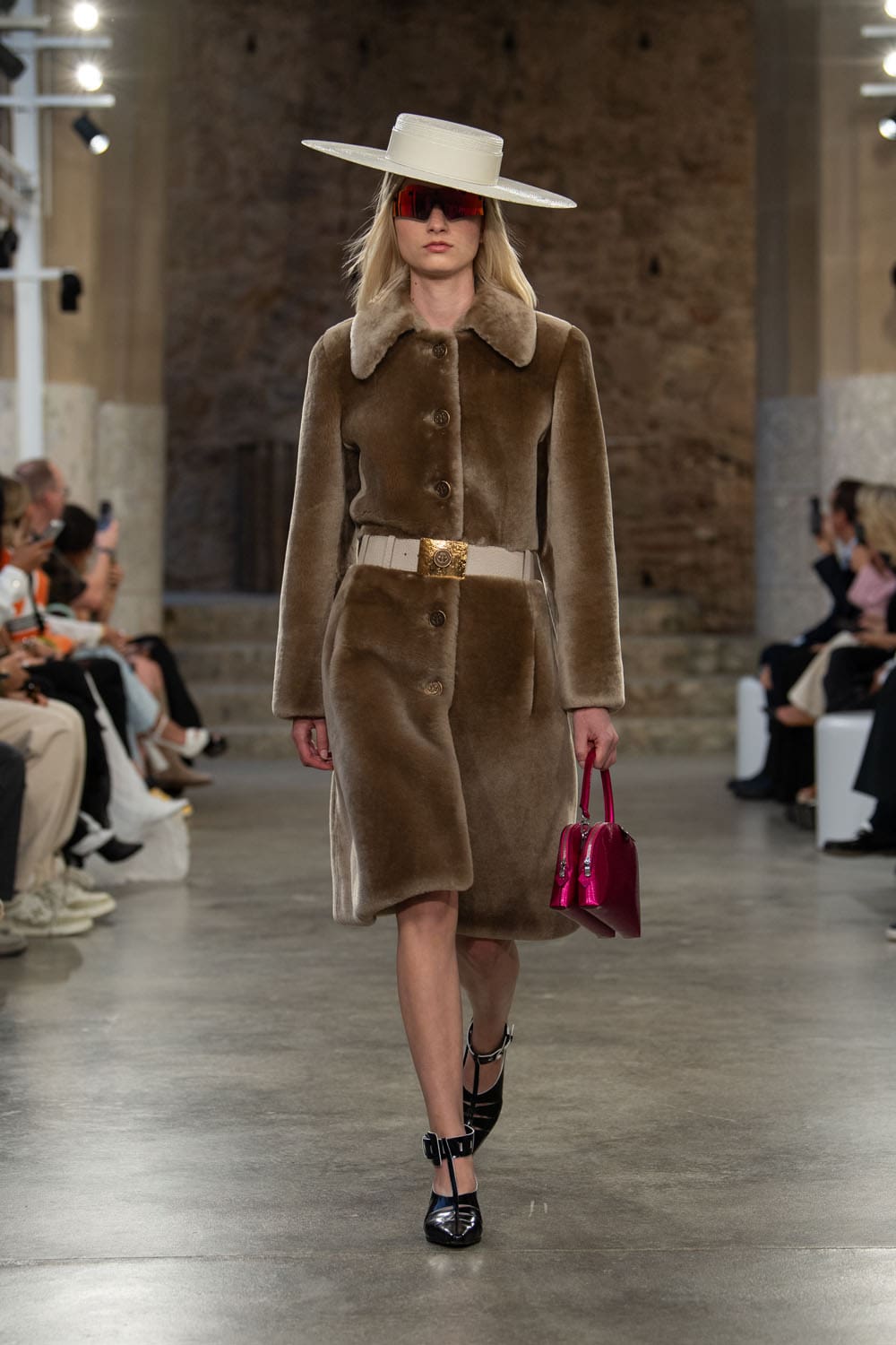 Louis Vuitton Kreuzfahrt 2025 Resort Runway Magazin (16)