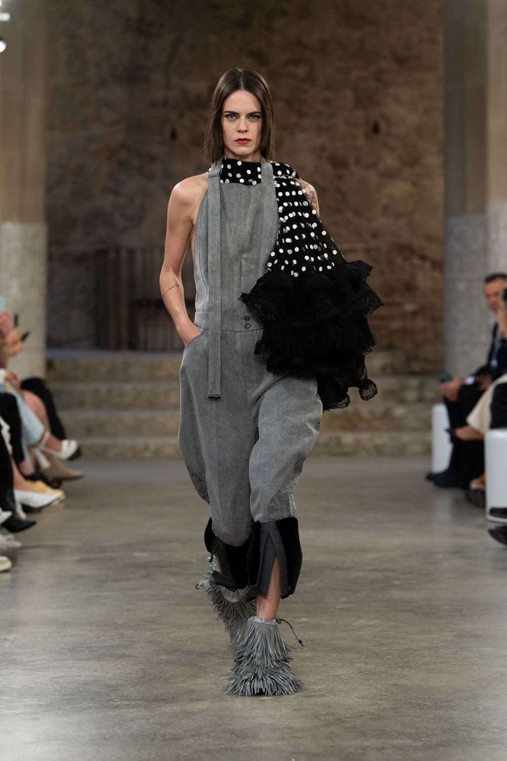 Louis Vuitton Kreuzfahrt 2025 Resort Runway Magazin (21)