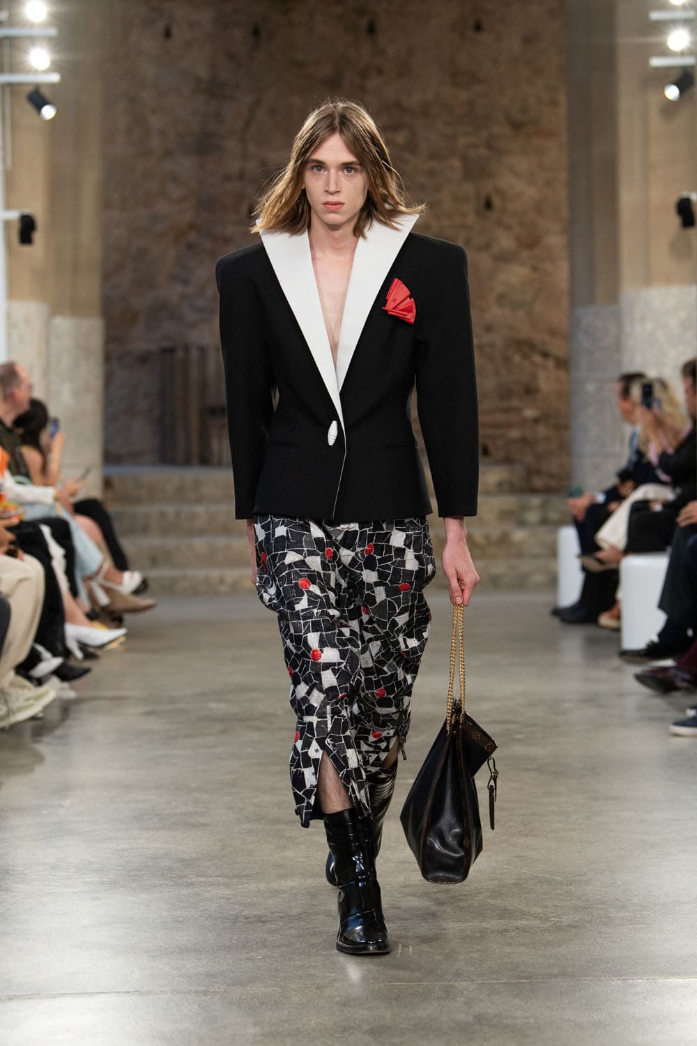 Louis Vuitton Kreuzfahrt 2025 Resort Runway Magazin (25)