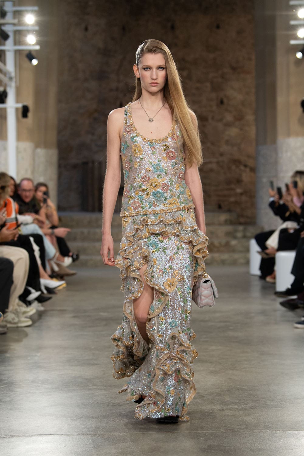 Louis Vuitton Kreuzfahrt 2025 Resort Runway Magazin (28)