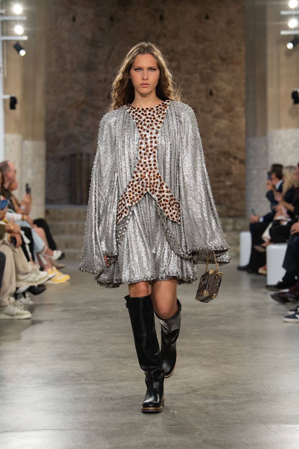 Louis Vuitton Kreuzfahrt 2025 Resort Runway Magazin (34)
