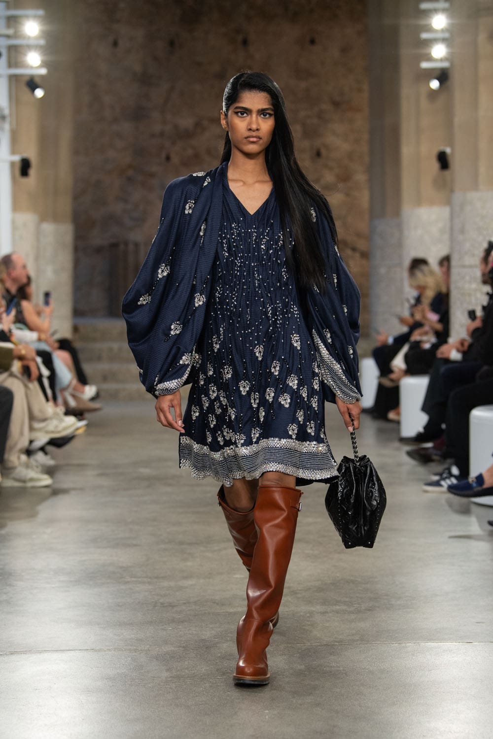 Louis Vuitton Kreuzfahrt 2025 Resort Runway Magazin (35)