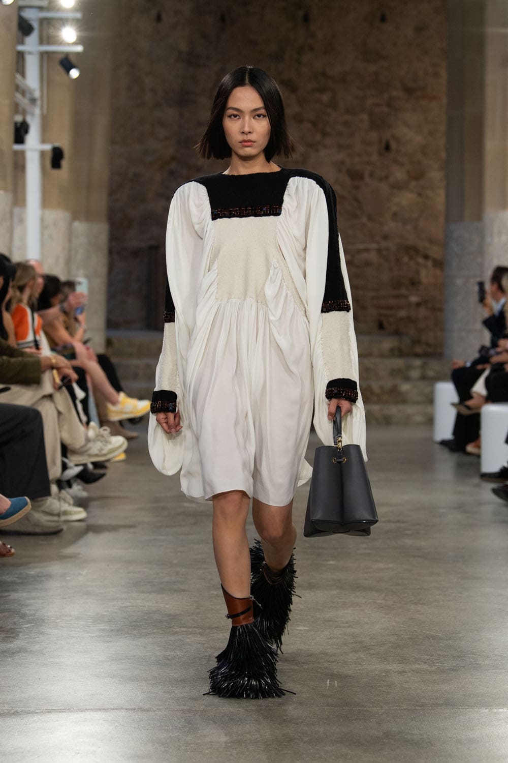 Louis Vuitton Kreuzfahrt 2025 Resort Runway Magazin (40)