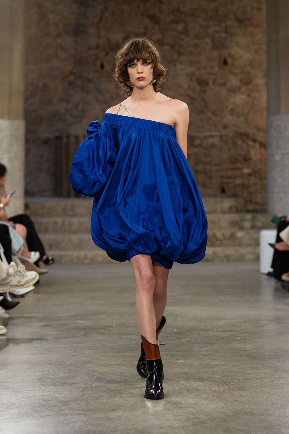 Louis Vuitton Kreuzfahrt 2025 Resort Runway Magazin (47)