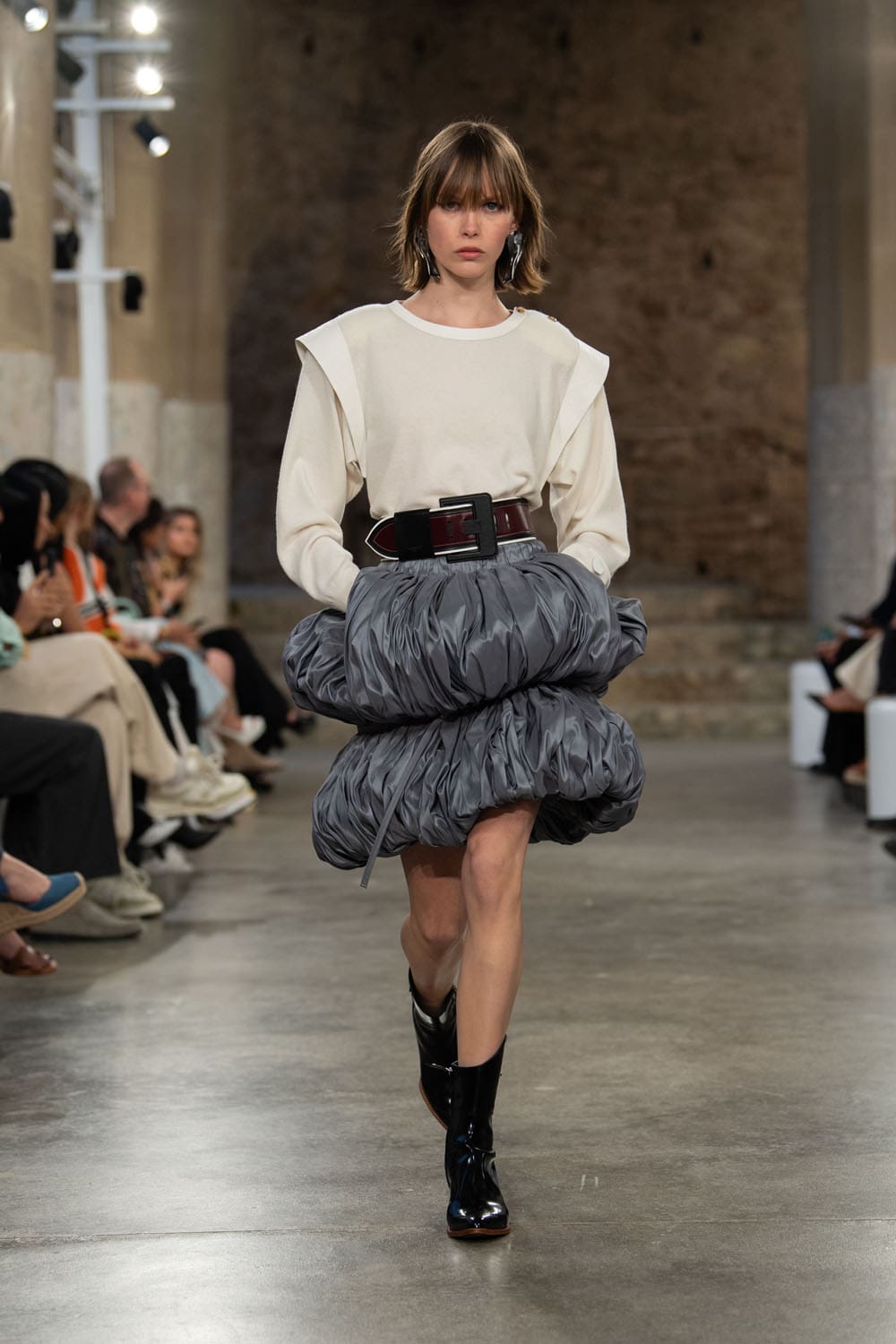Louis Vuitton Kreuzfahrt 2025 Resort Runway Magazin (50)