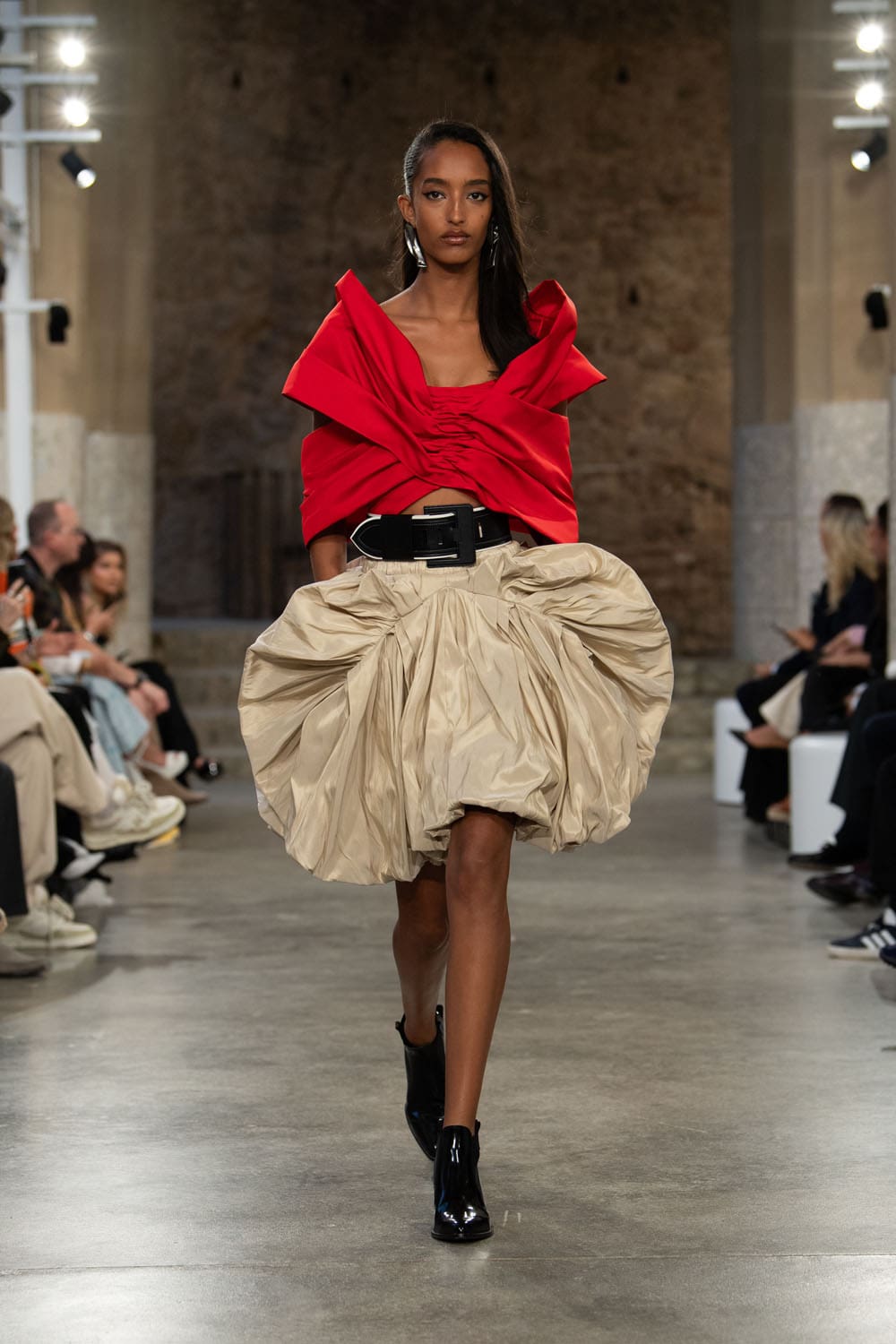 Louis Vuitton Kreuzfahrt 2025 Resort Runway Magazin (53)