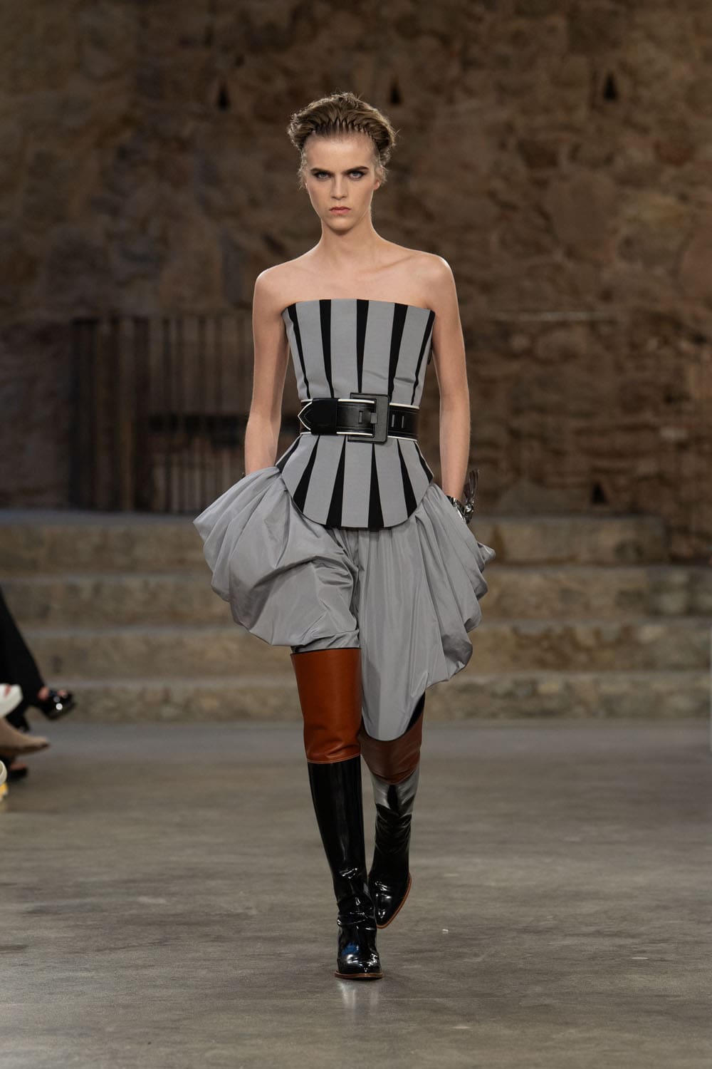 Louis Vuitton Kreuzfahrt 2025 Resort Runway Magazin (55)