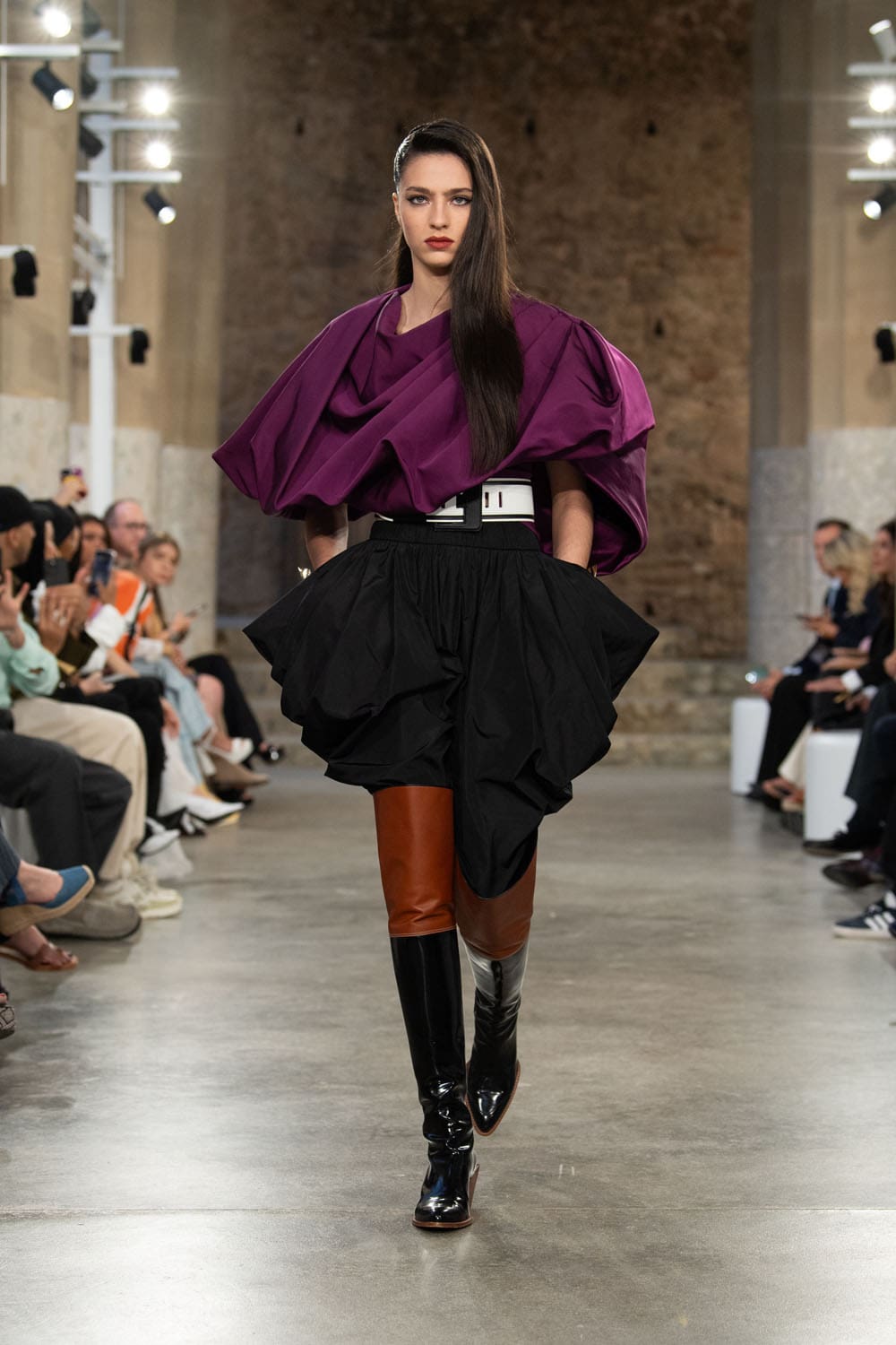 Louis Vuitton Kreuzfahrt 2025 Resort Runway Magazin (56)