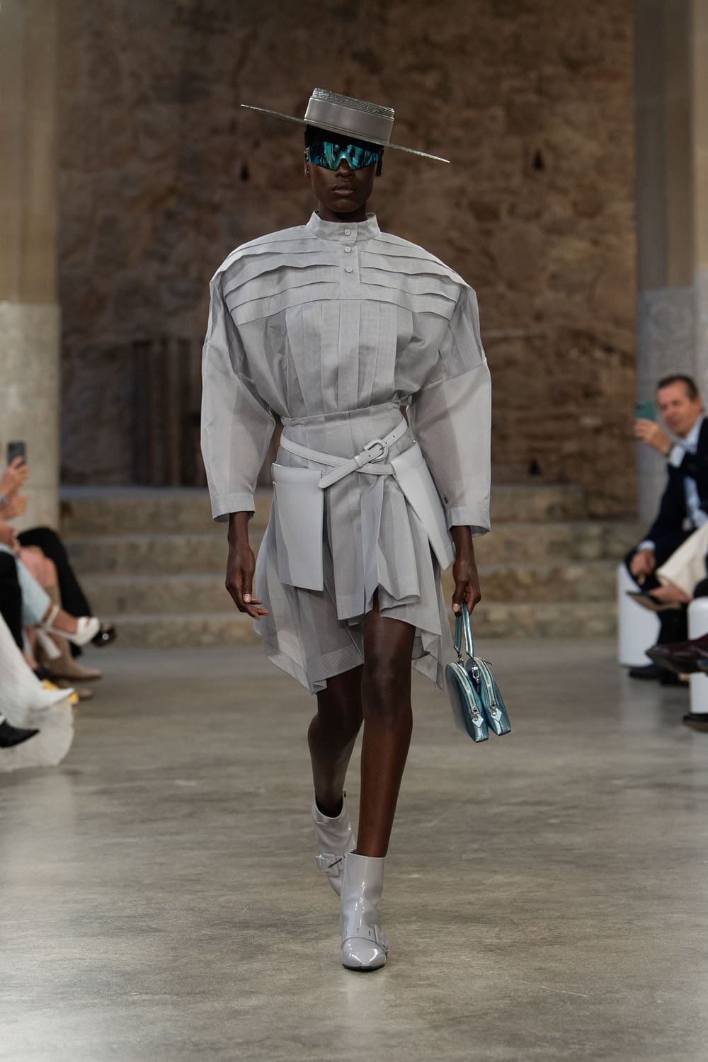 Louis Vuitton Kreuzfahrt 2025 Resort Runway Magazin (6)