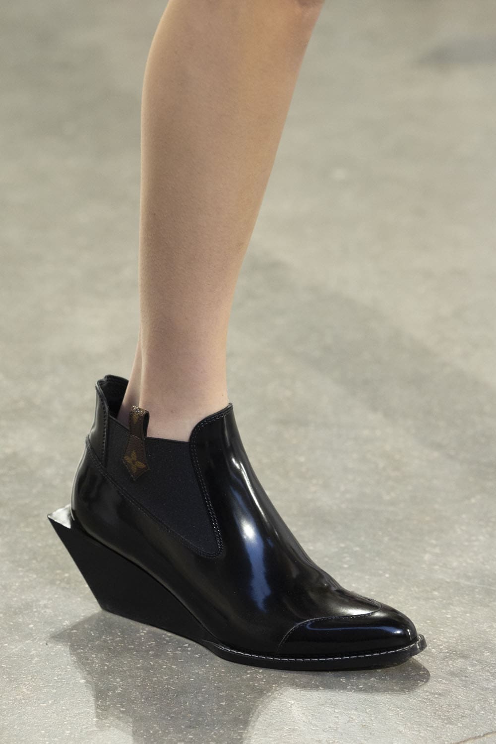 Louis Vuitton Cruise 2025 Resort-Schuhe Runway Magazin (10)