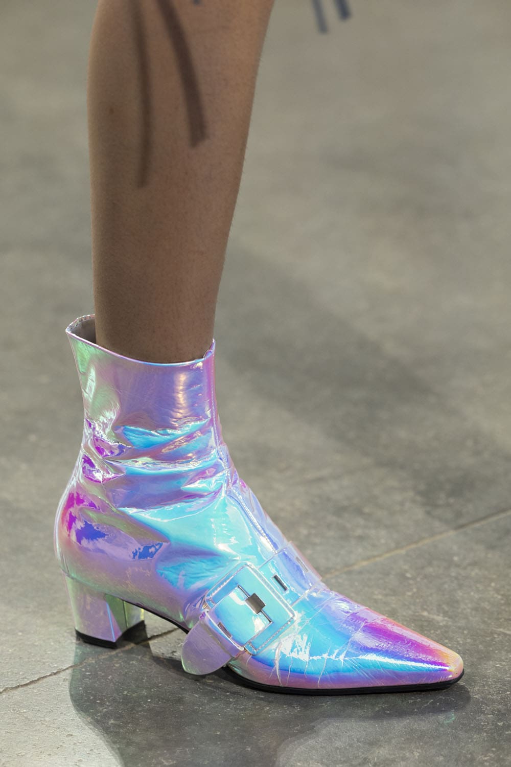 Louis Vuitton Cruise 2025 Resort-Schuhe Runway Magazin (3)