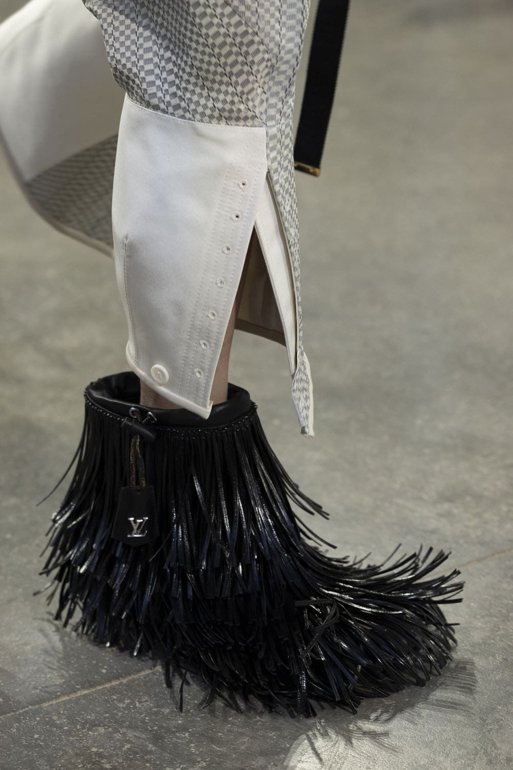 Louis Vuitton Cruise 2025 Resort-Schuhe Runway Magazin (7)