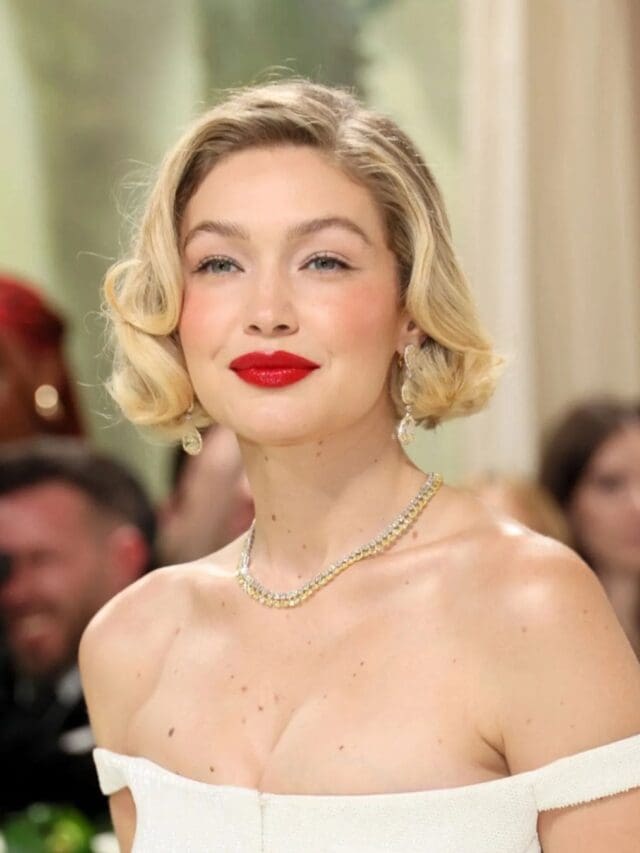 Gigi Hadid dans un Thom Browne au Met Gala 2024