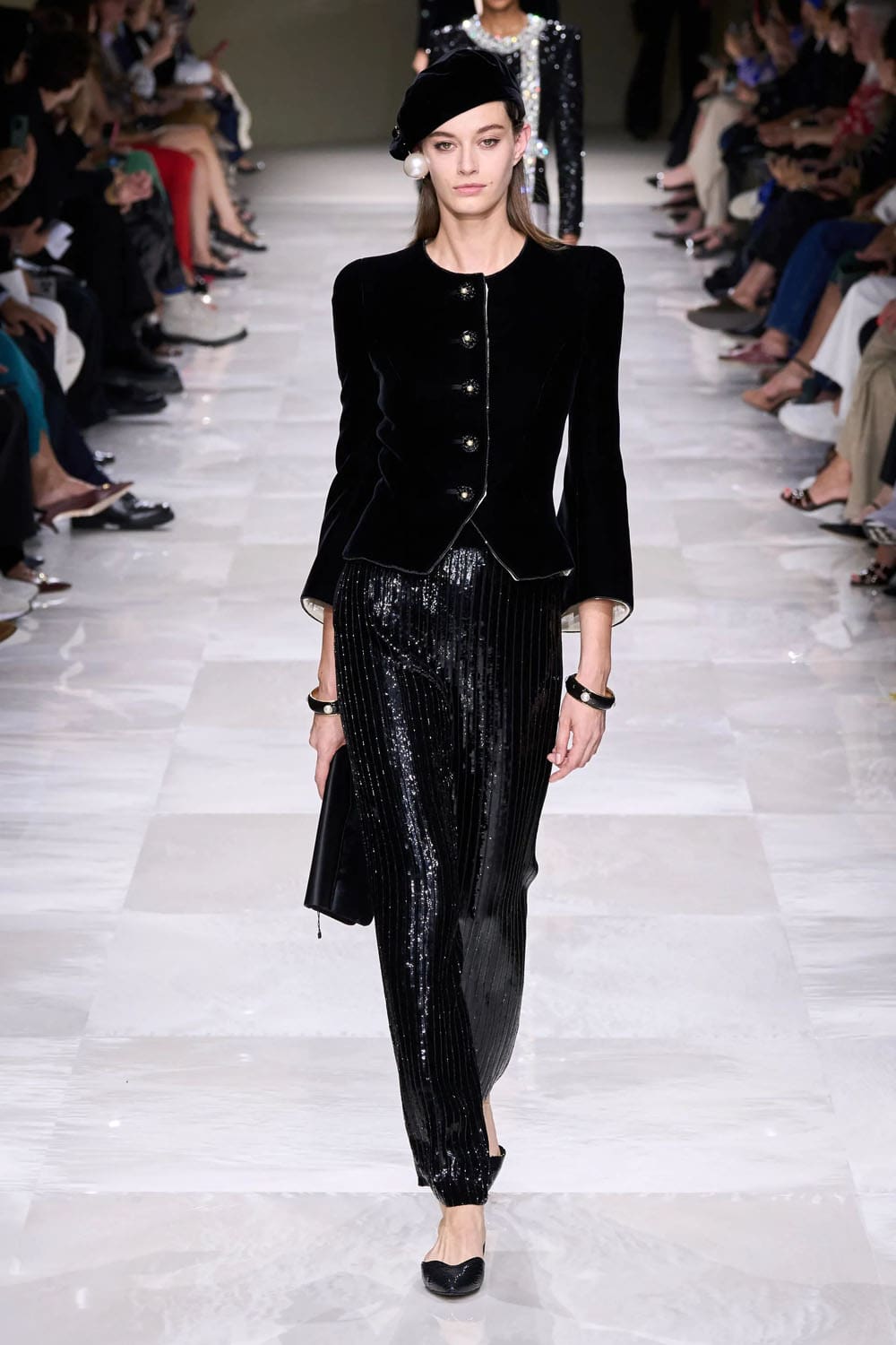 アルマーニ プリヴェ クチュール 秋冬 2024 2025 Runway 雑誌(15)