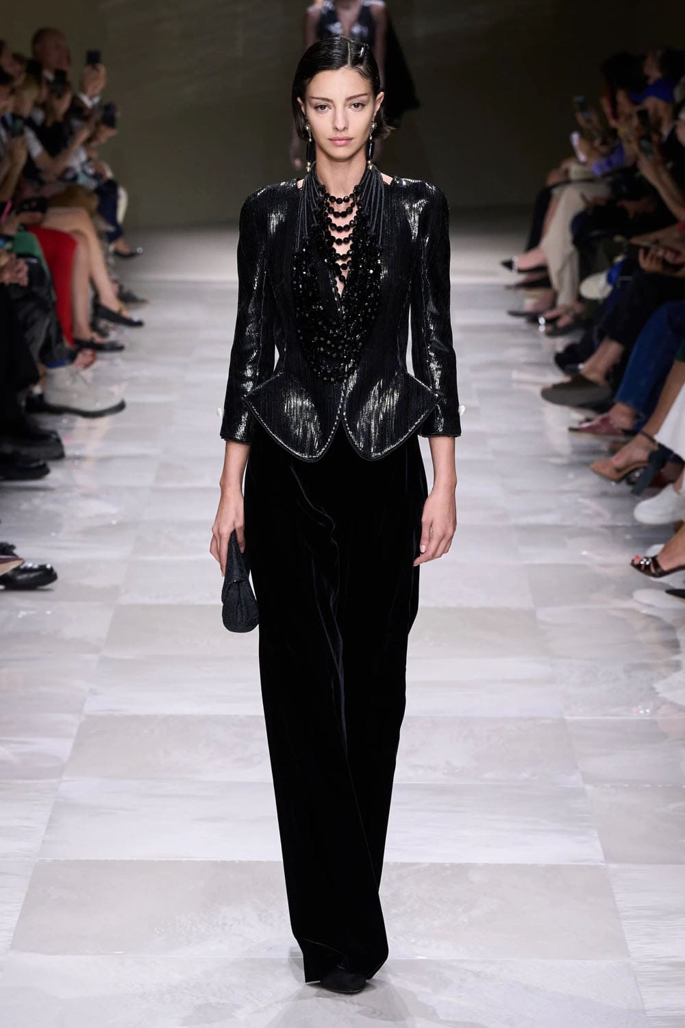 アルマーニ プリヴェ クチュール 秋冬 2024 2025 Runway 雑誌(23)