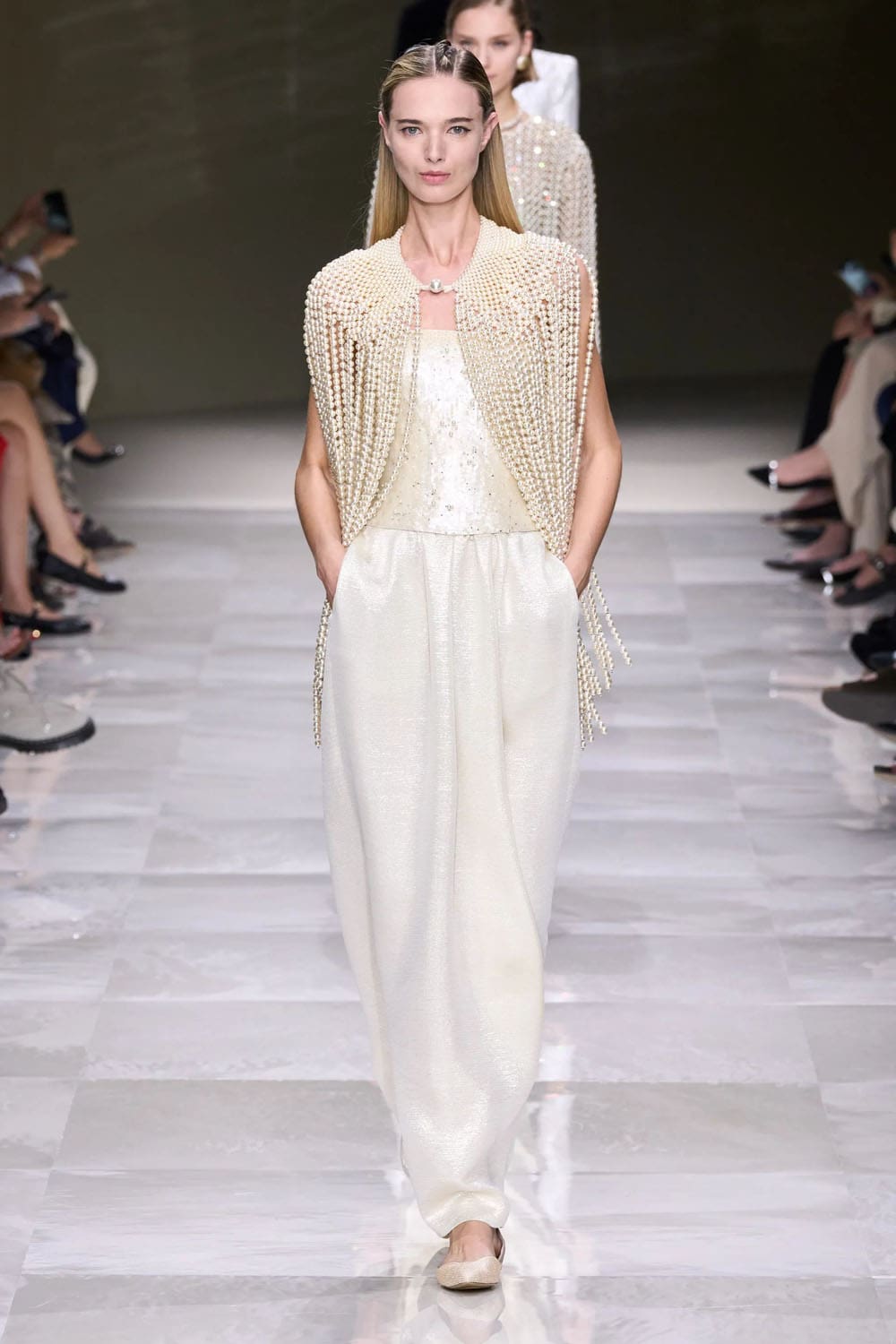 アルマーニ プリヴェ クチュール 秋冬 2024 2025 Runway 雑誌(29)