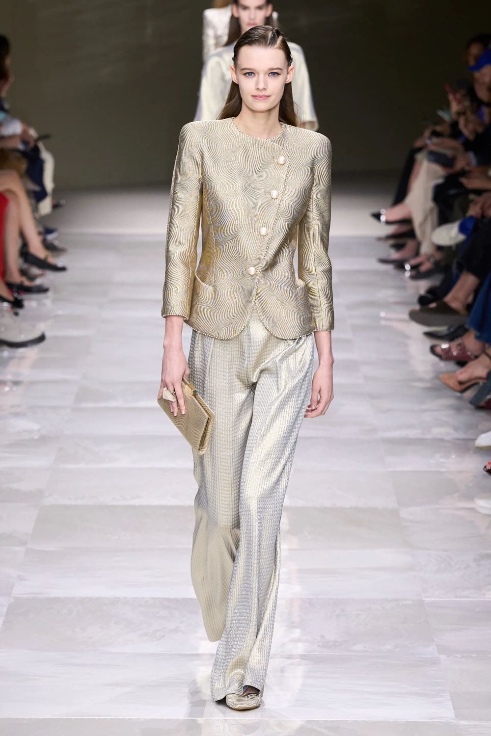 アルマーニ プリヴェ クチュール 秋冬 2024 2025 Runway 雑誌(3)