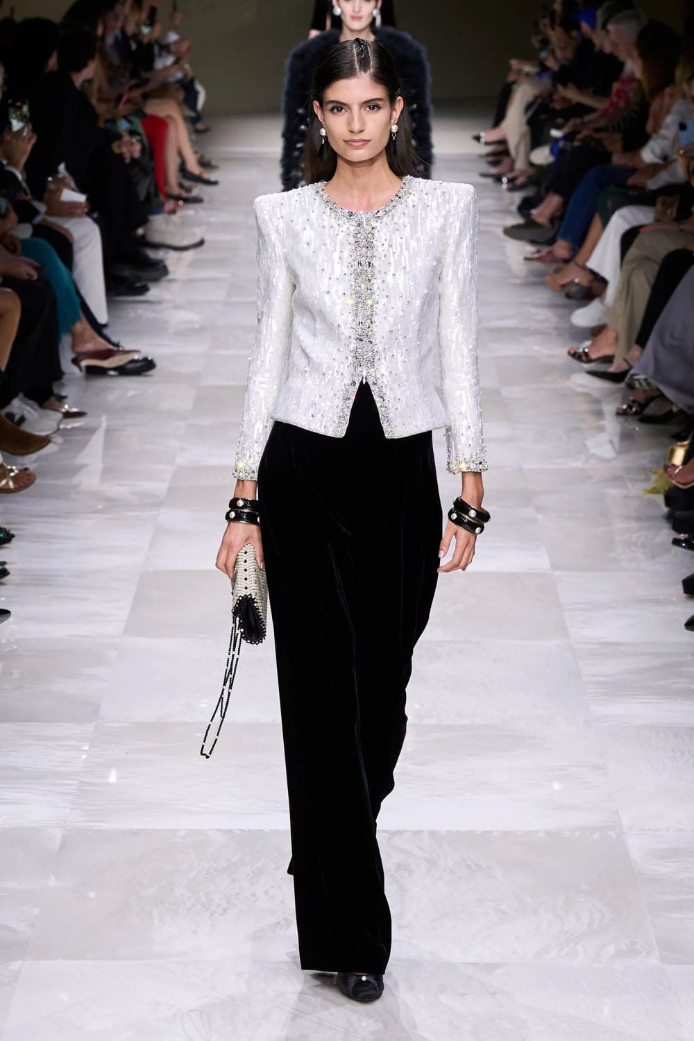 アルマーニ プリヴェ クチュール 秋冬 2024 2025 Runway 雑誌(31)