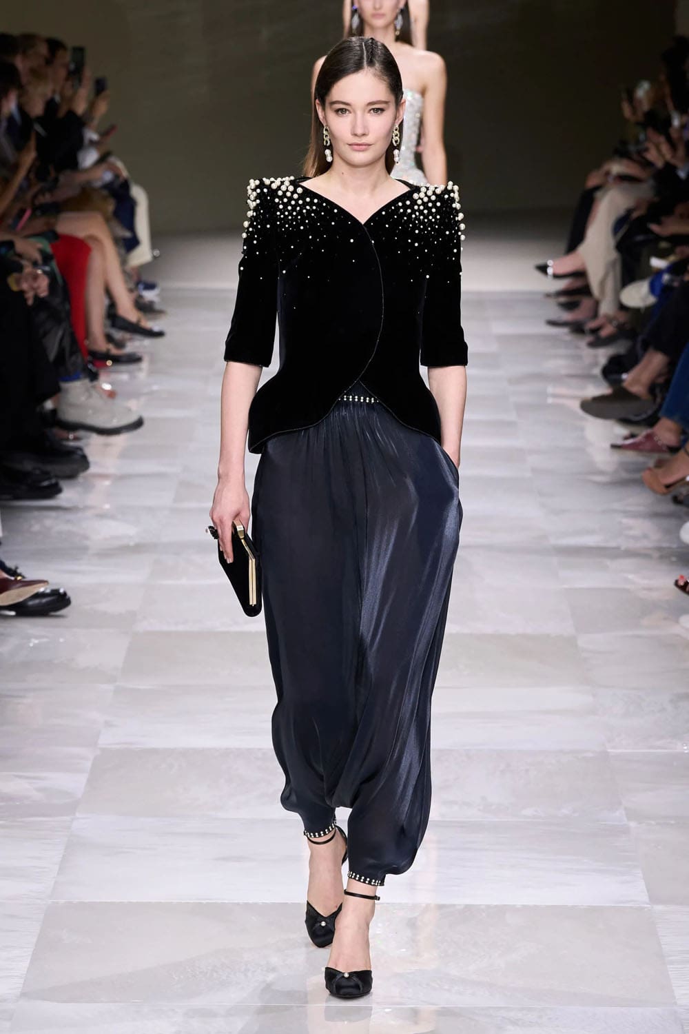 アルマーニ プリヴェ クチュール 秋冬 2024 2025 Runway 雑誌(33)